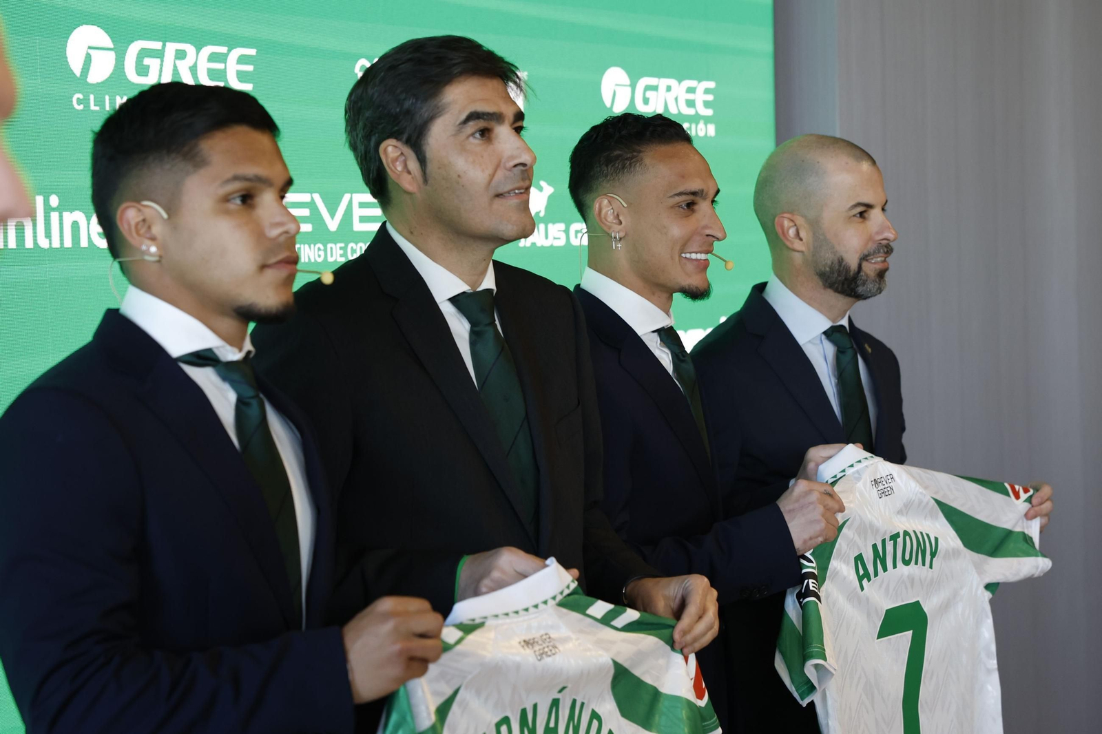 La presentación de Cucho Hernández y Antony como nuevos jugadores del Betis.
