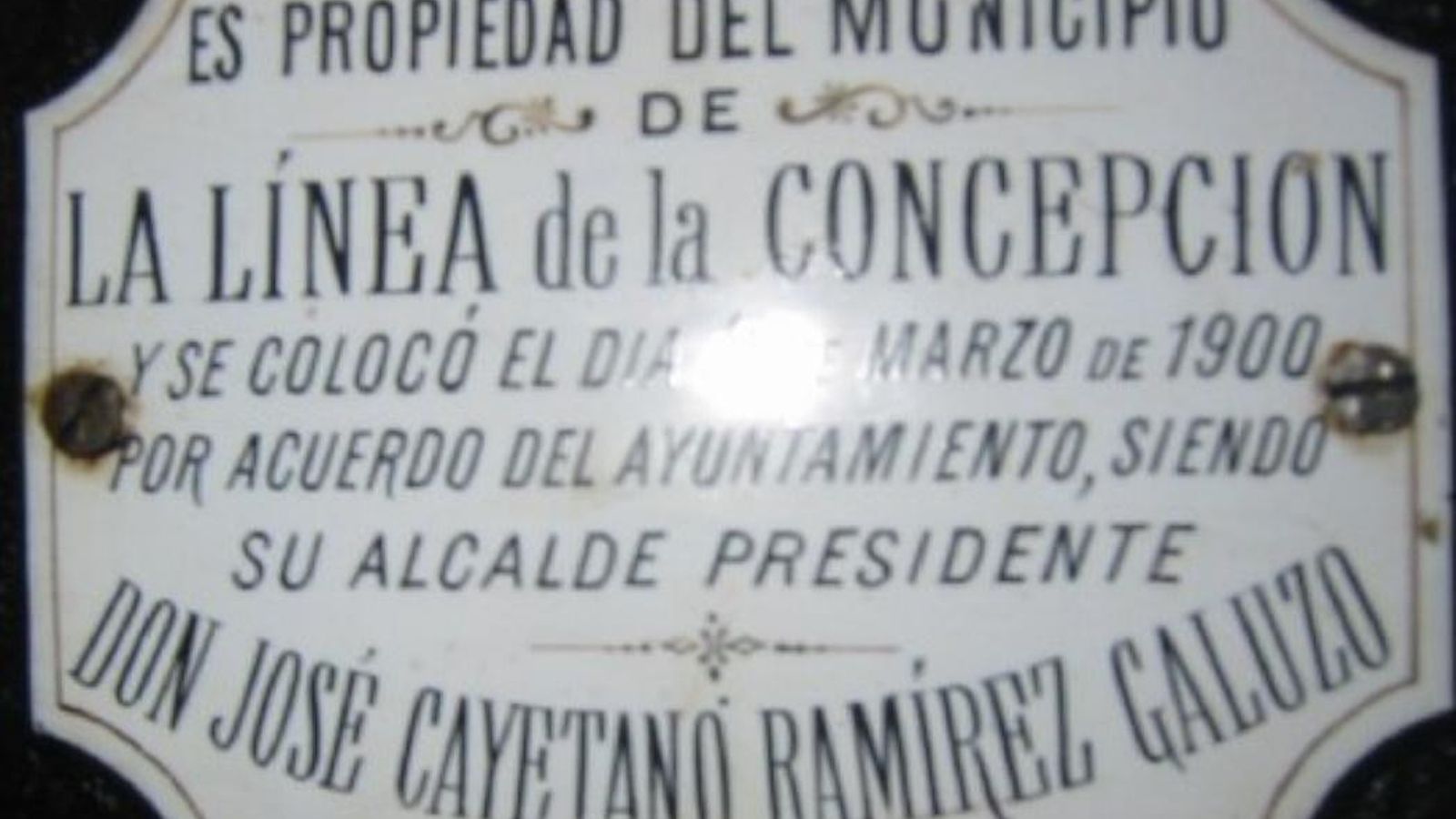 Placa de la Iglesia. Placa de la Iglesia.