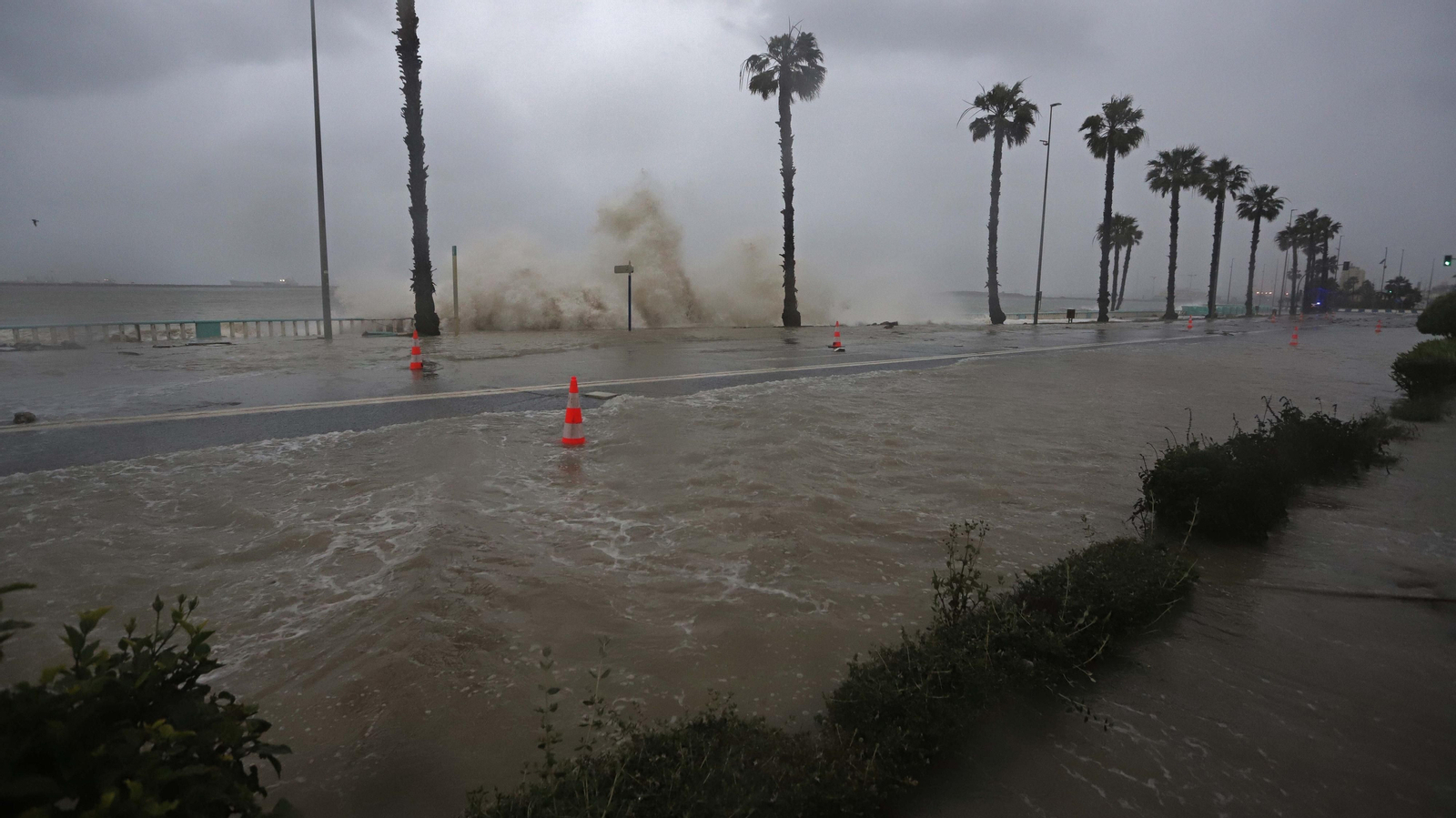Fotos de los destrozos del temporal de levante en La Línea