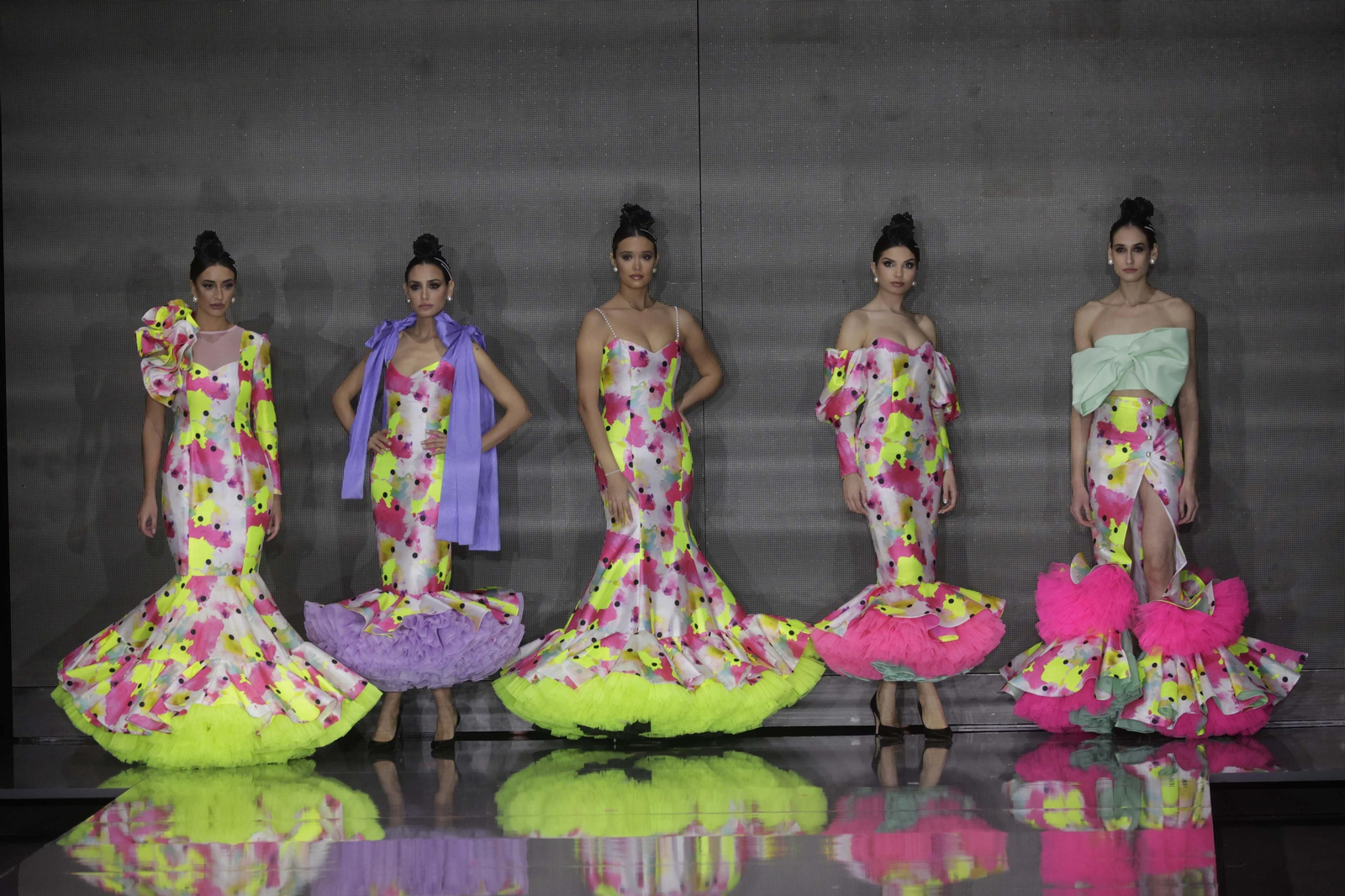 El desfile de  De Lunares y Volantes en SIMOF 2023, todas las fotos