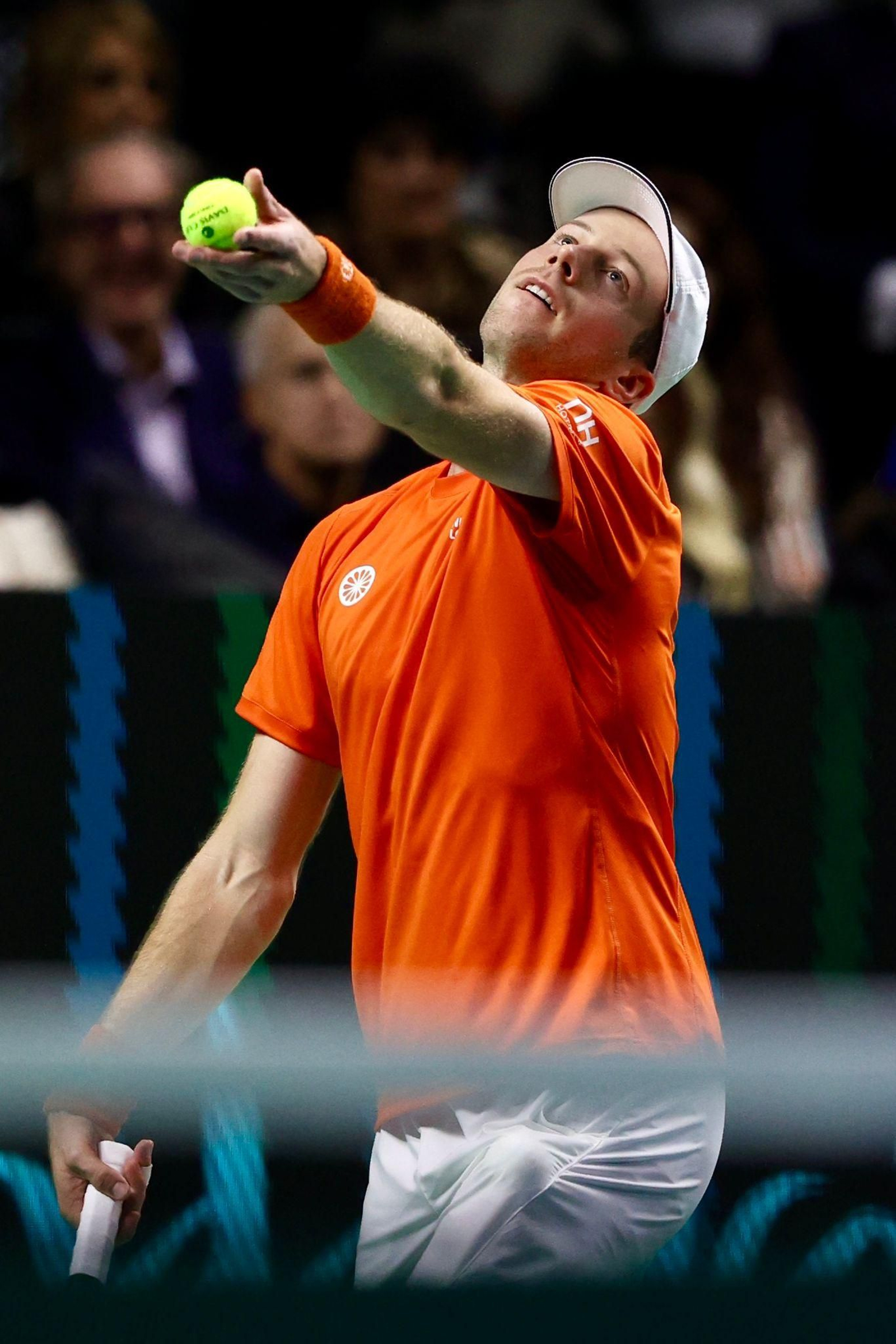 Paseo militar de Berrettini ante Van de Zandschulp e Italia se queda a un paso de la Copa Davis