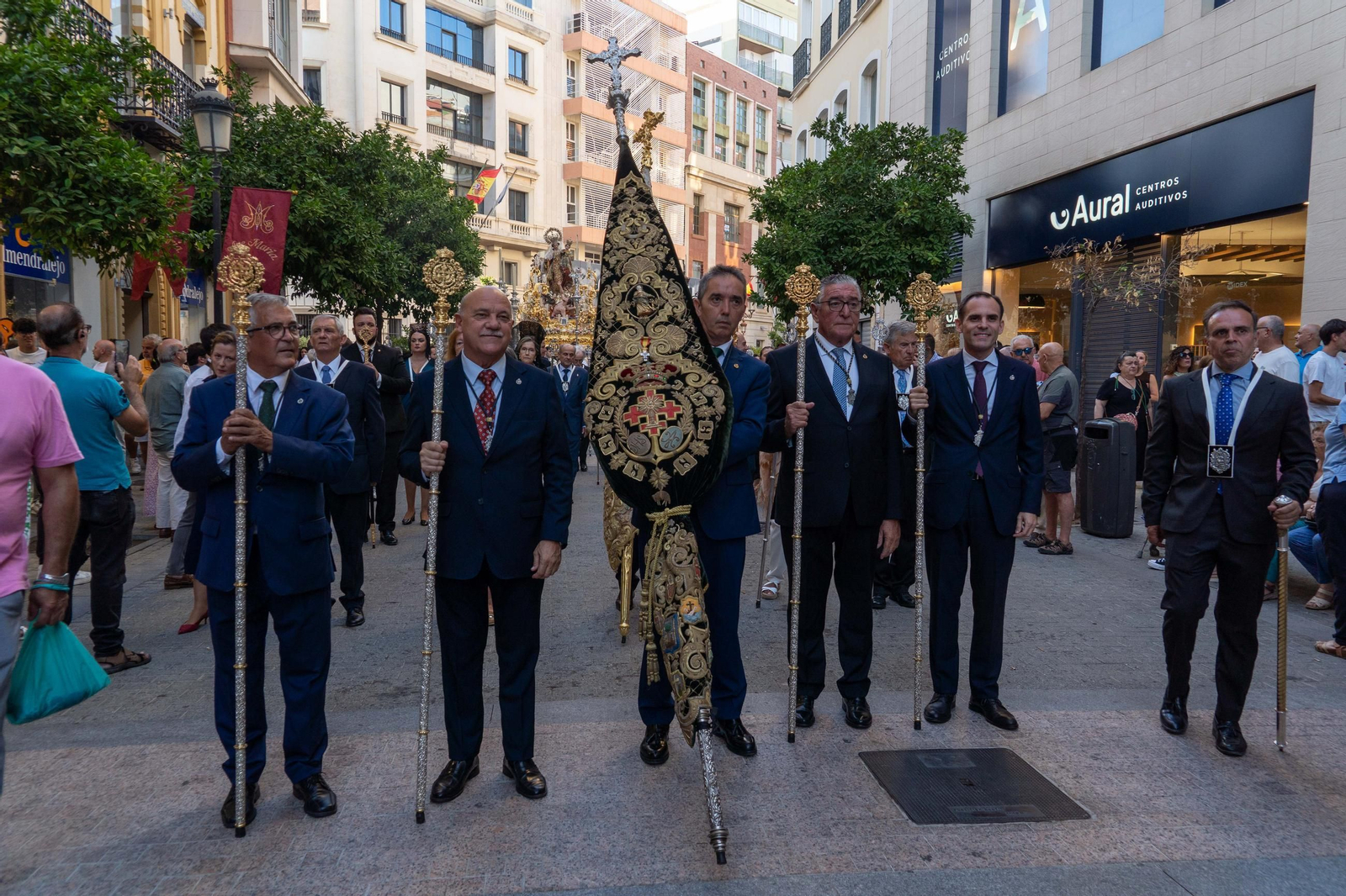 Imágenes de la procesión La Virgen del Carmen por las calles de Huelva