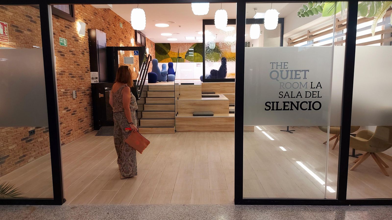 Entrada a la 'Sala del Silencio' del aeropuerto de Málaga.