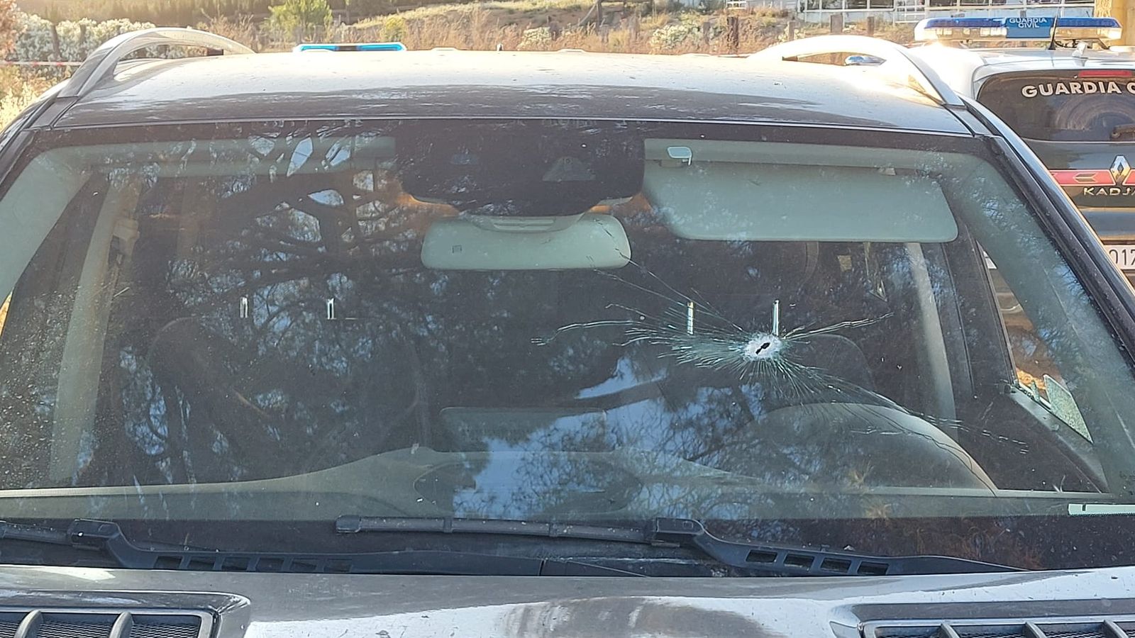 Impacto de bala en el vehículo.