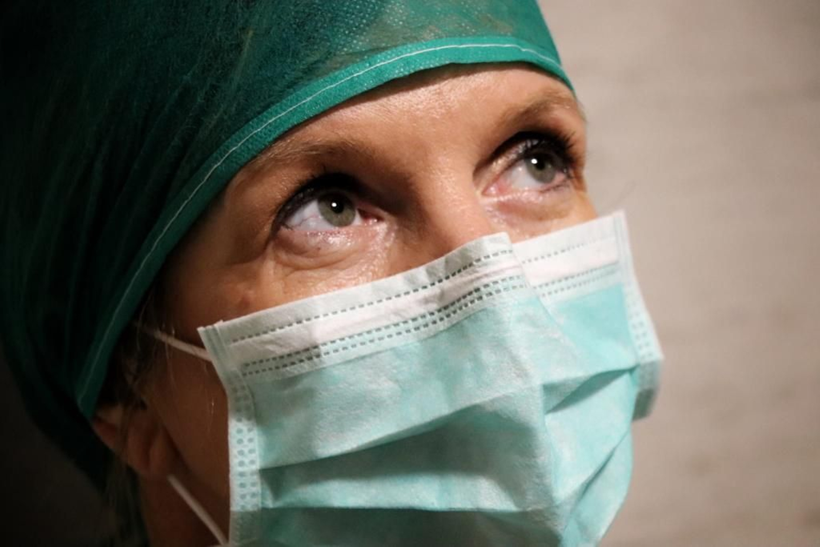 El trabajo en las Urgencias del Reina Sofía, retratado por los propios profesionales