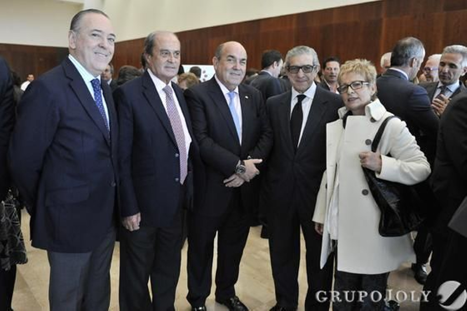 Manuel Atencia, vicepresidente primero de Unicaja; Antonio Ponce, presidente de las Cámaras de Comercio de Andalucía; Federico Beltrán, consejero de Unicaja; Braulio Medel y Elena Víboras, consejera de Agricultura.

Foto: Belén Vargas/ Juan Carlos Vázquez