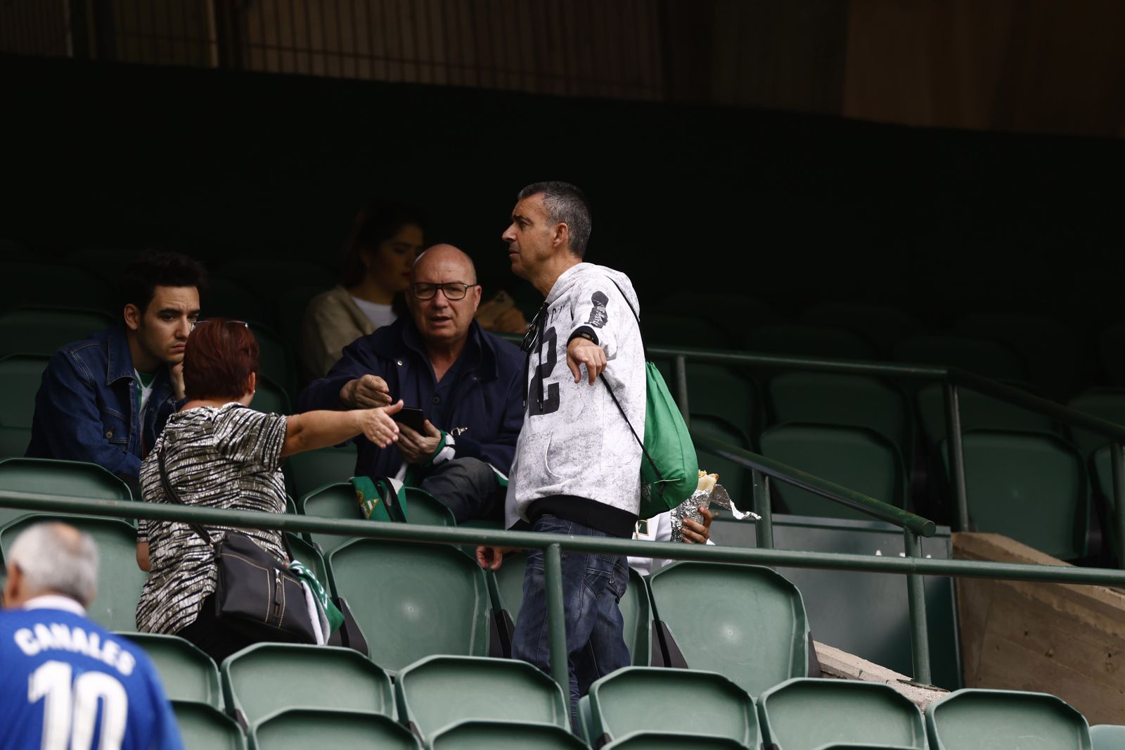 Búscate en las fotos del Betis-Atlético de Madrid