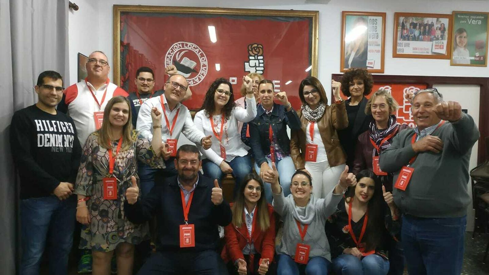 El PSOE de Vera celebra la victoria en su sede.