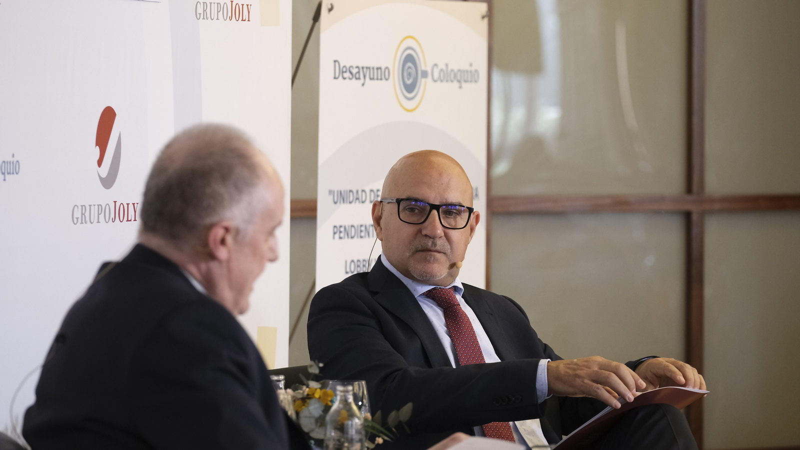Desayuno coloquio de Grupo Joly y Cajasur, con la participación del ponente Enrique de los Ríos