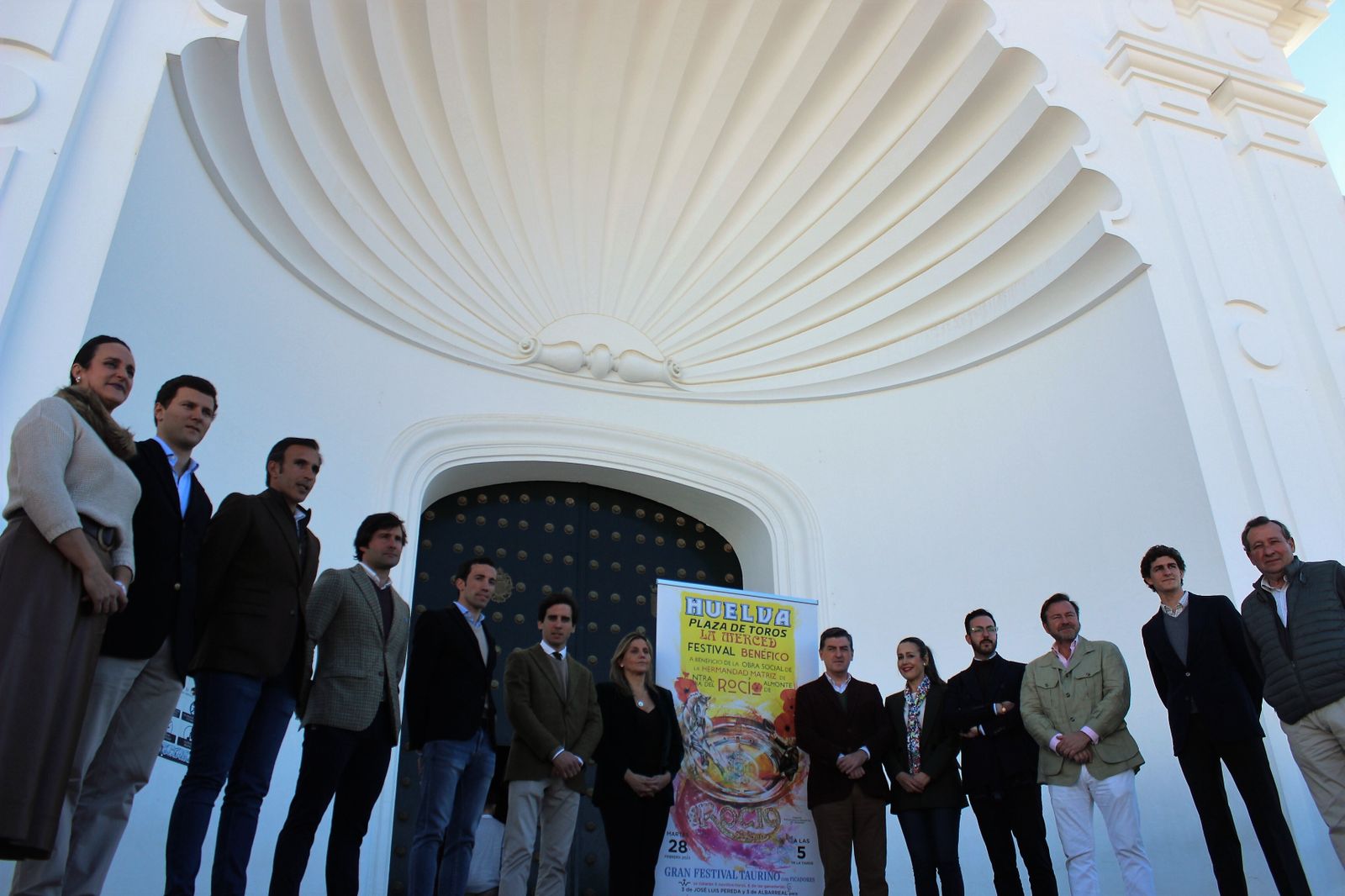 Cartel de tronío para el festival a beneficio de la Matriz del Rocío el 28 de febrero en La Merced