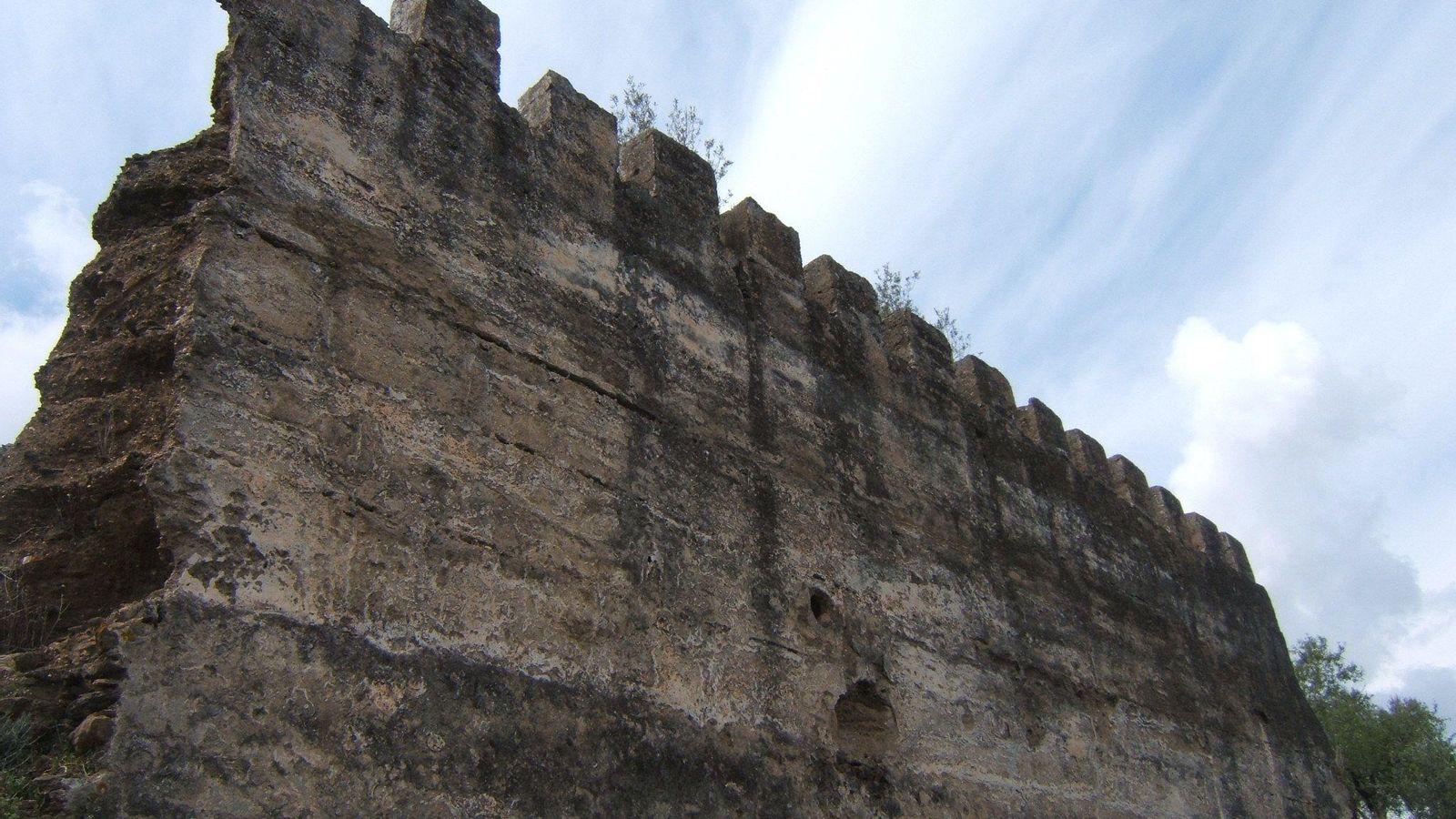 Castillo de Benthomiz.