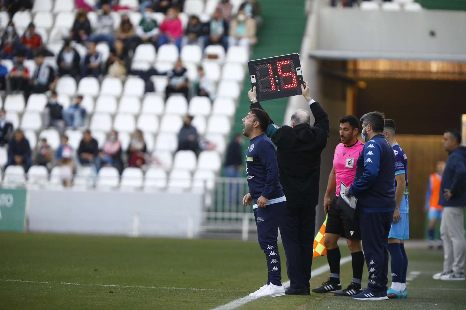 Las imágenes de la victoria del Córdoba CF ante el CD Coria