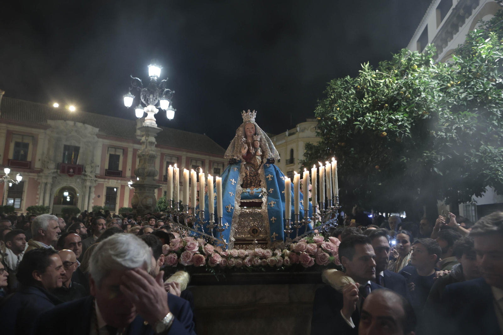 Las imágenes del traslado de la Virgen de Valme a la Catedral
