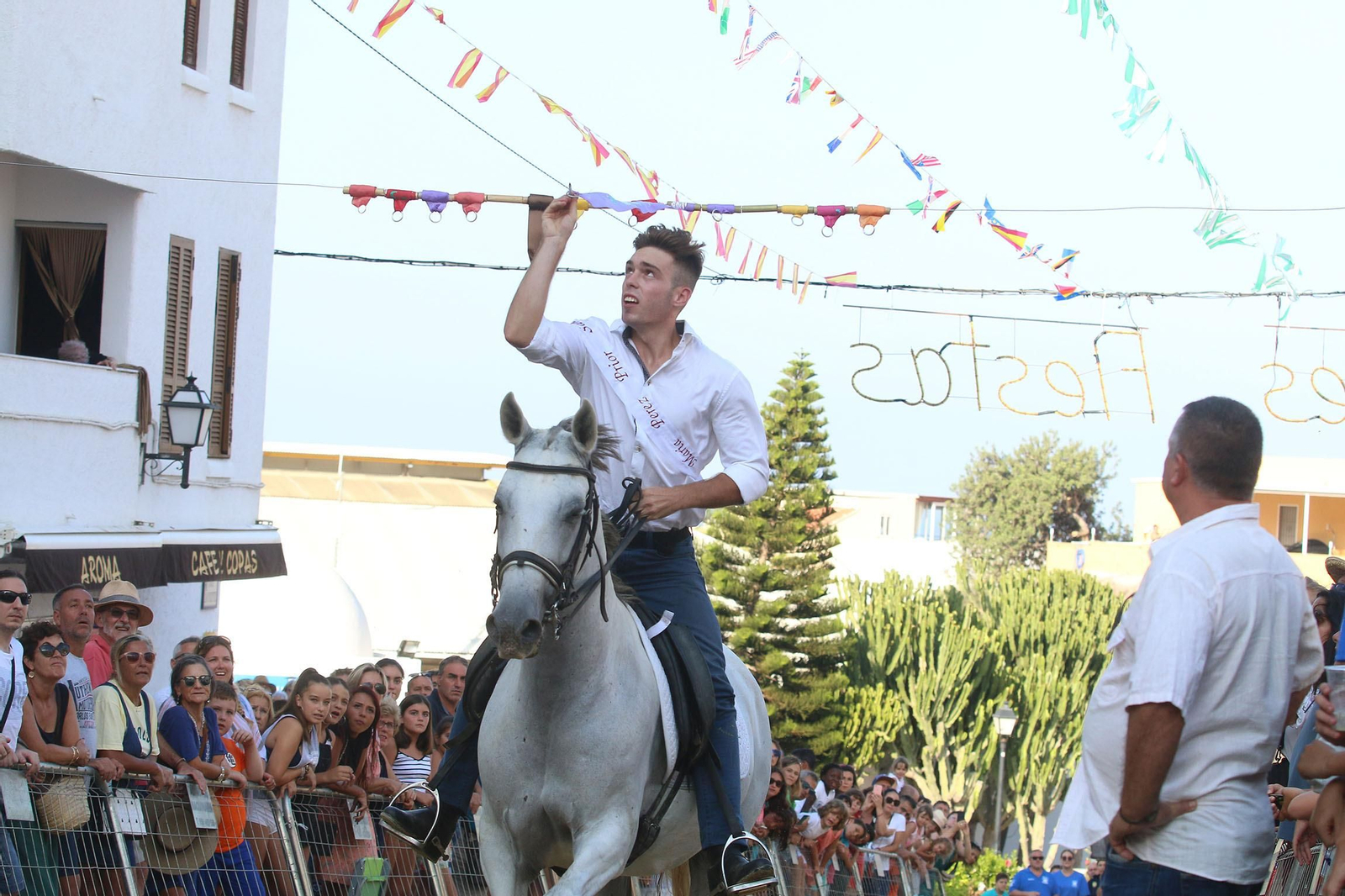 Fotogalería de la carrera de cintas a caballo en Mojácar