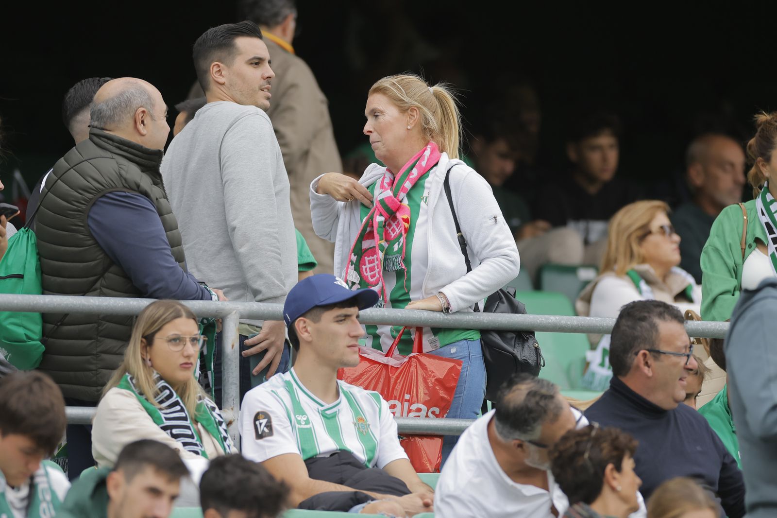 Búscate en las fotos del Betis-Mallorca