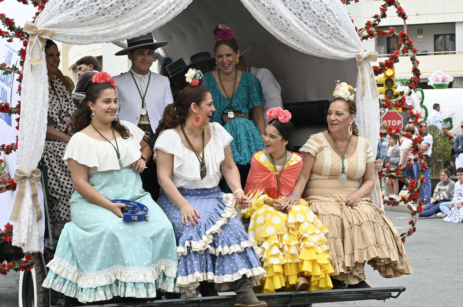 Imágenes de los carros de la Hermandad del Rocío de Huelva