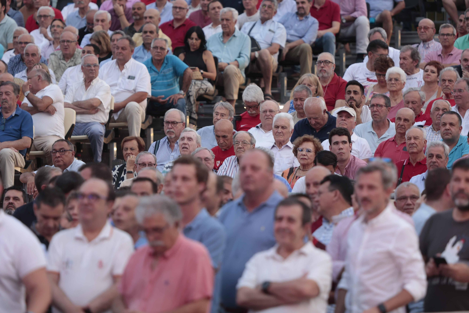 Búscate en las fotos del acto Fieles de Nervión