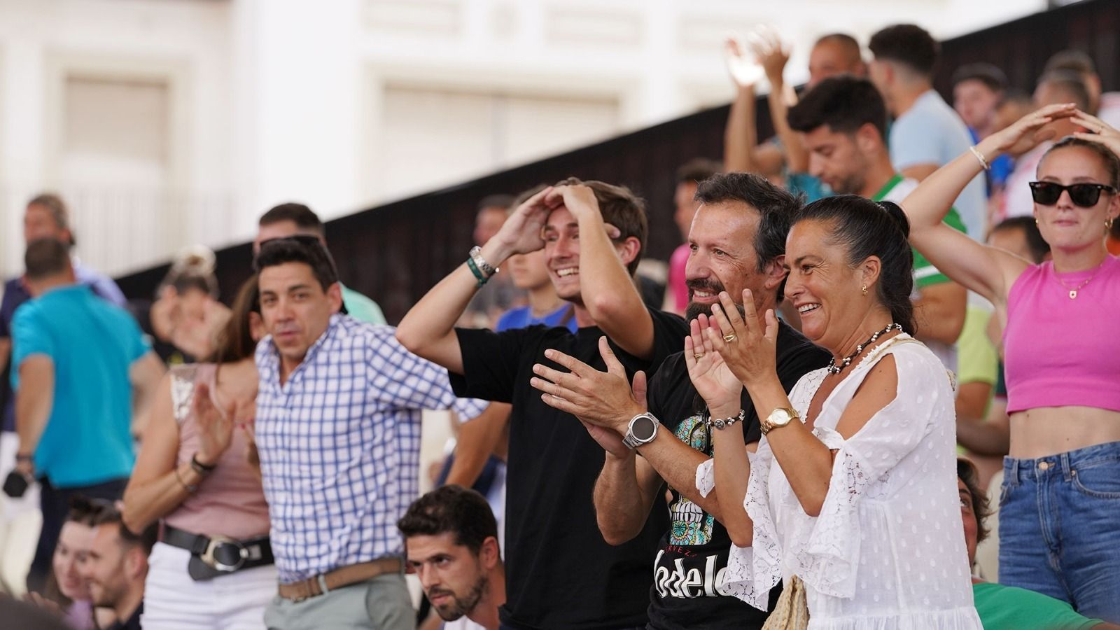 El público aplaude emocionado el triunfo de la pareja Pérez-González en las Setas.