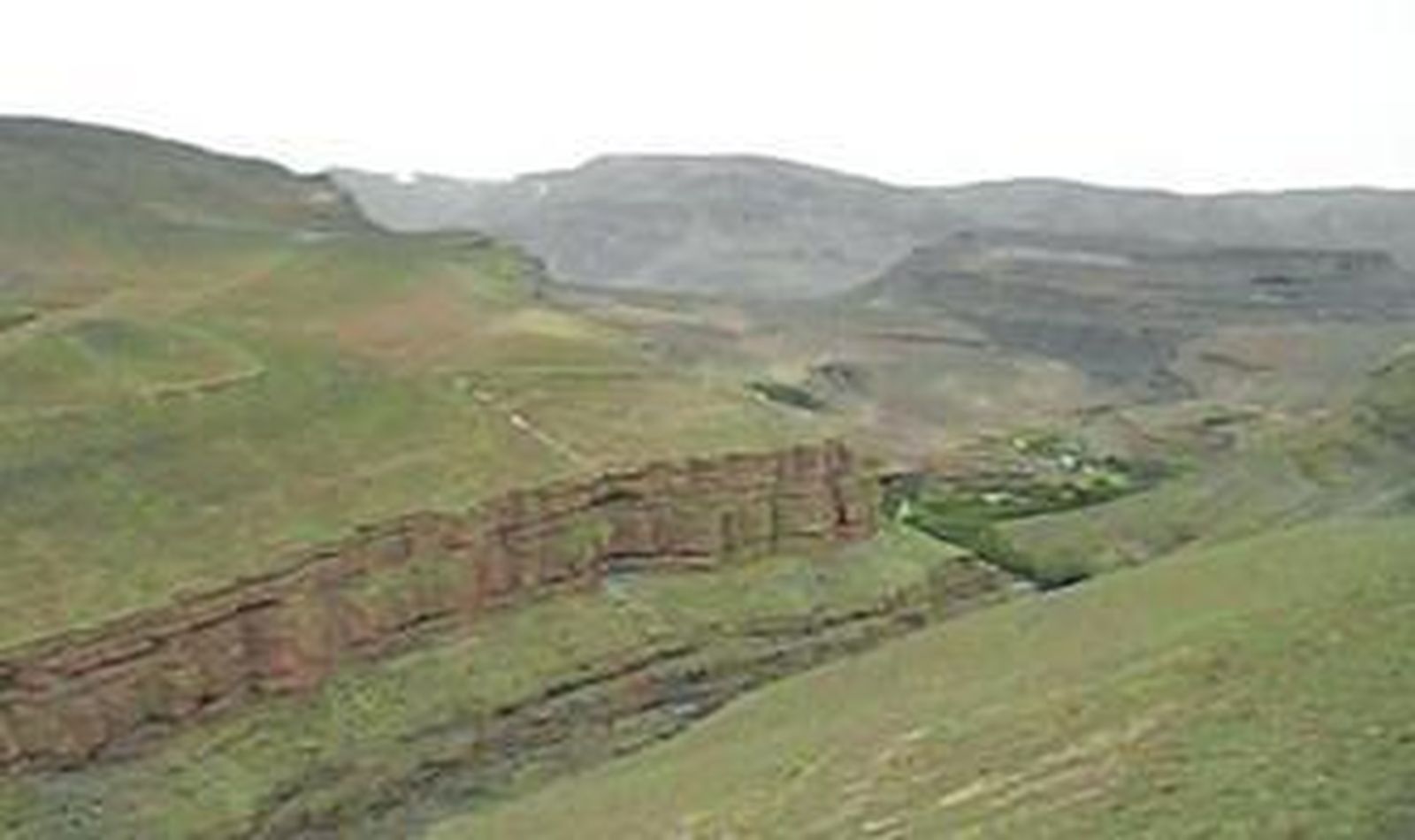 La orografía de la zona hizo imposible el rescate con anterioridad, pese a que los españoles fueron localizados el sábado.