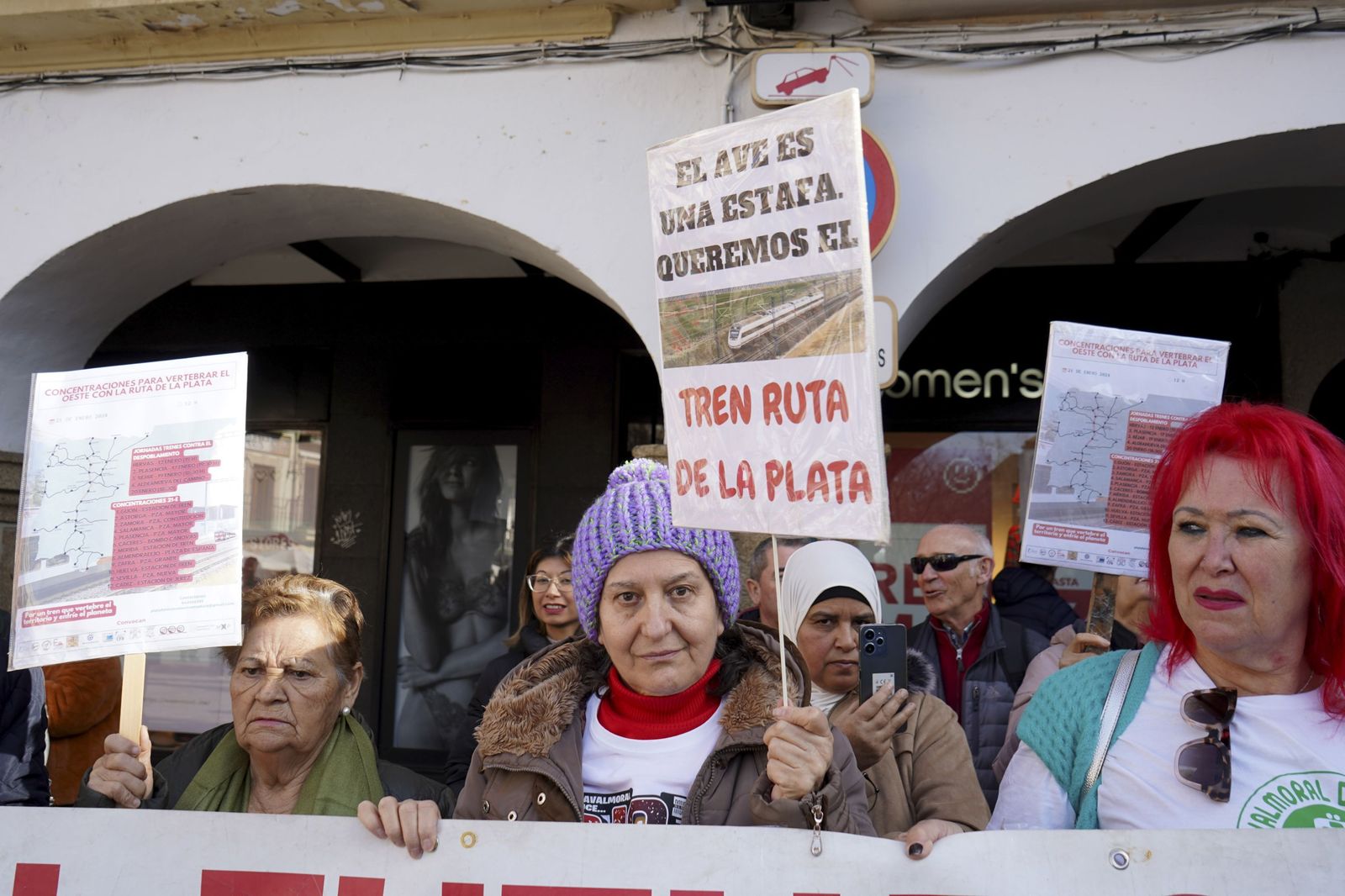 La plataforma para recuperar el Tren Ruta de la Plata pide a Juanma Moreno que batalle por este proyecto