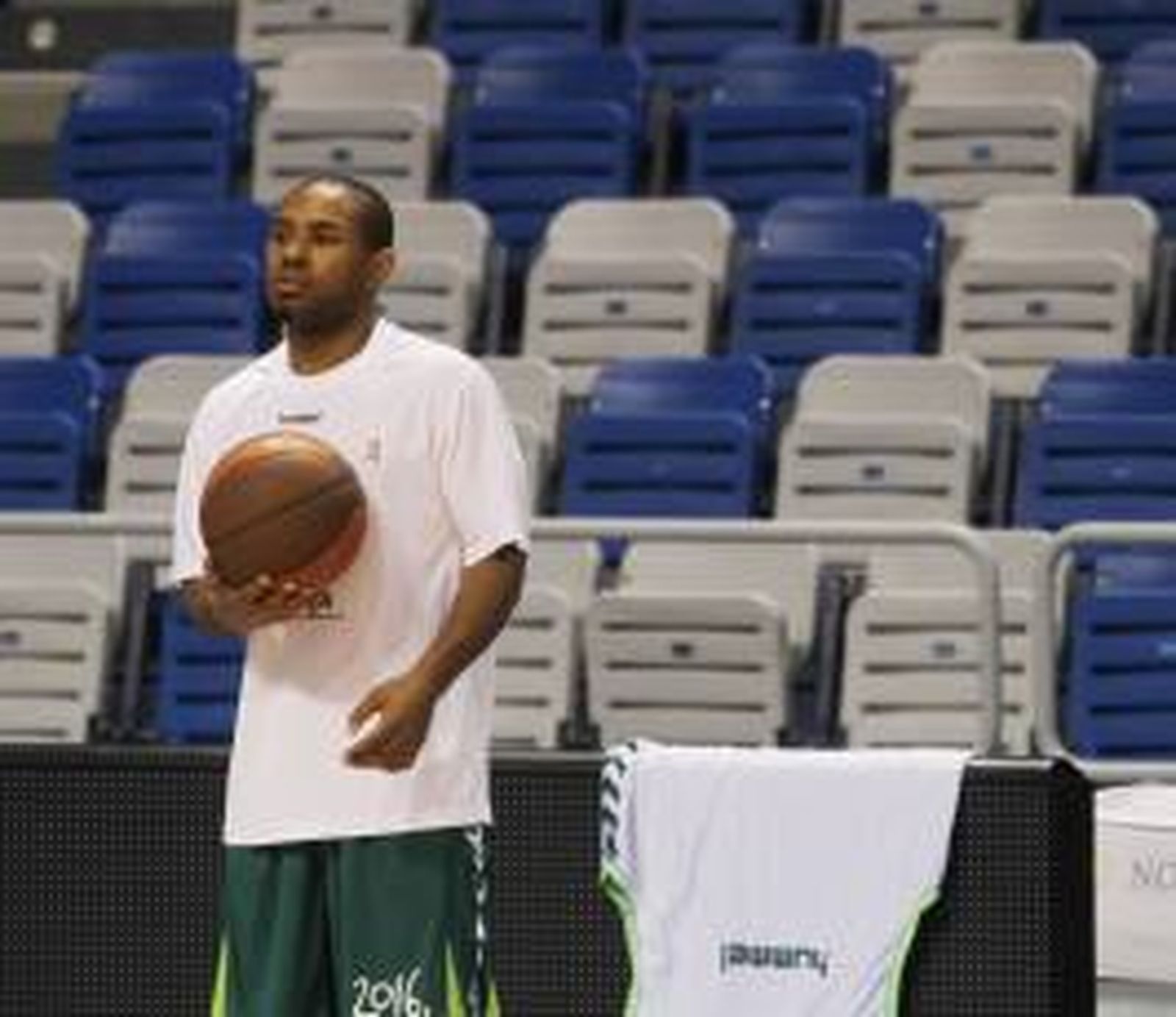 MCIntyre estará de baja un mes