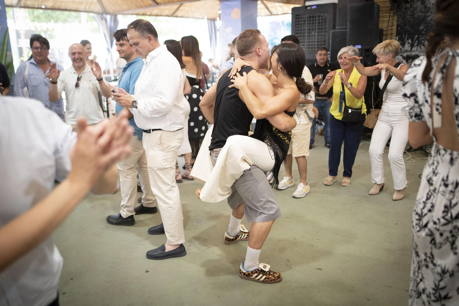 Granada vive su tercer día de Corpus entre comida, baile y columpios: las imágenes