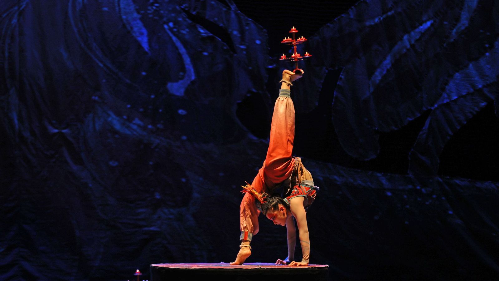 Imágenes del 'Gran Circo Acrobático de China' en el Teatro Villamarta