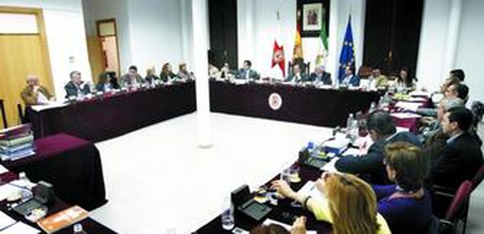 Imagen de la sesión plenaria del pasado lunes en la que José Luis Aguilar se ausentó en varias veces del salón.