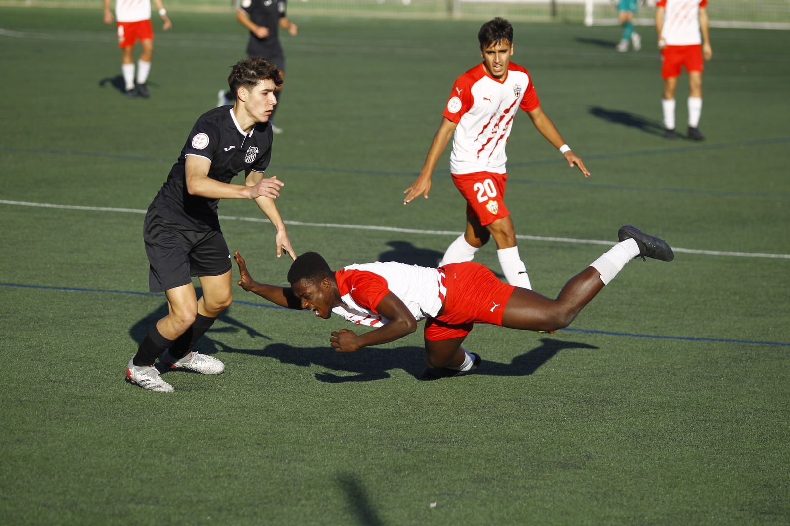 Un rojiblanco, por los suelos en el choque ante el Calavera