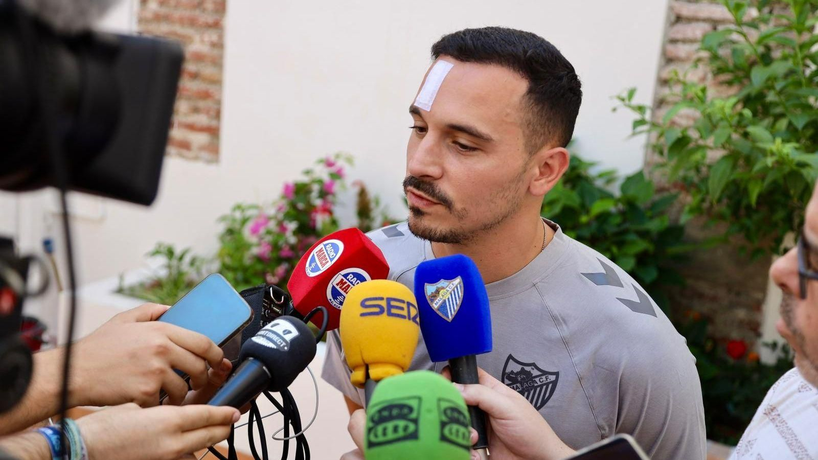 Alfonso Herrero atendió a los medios