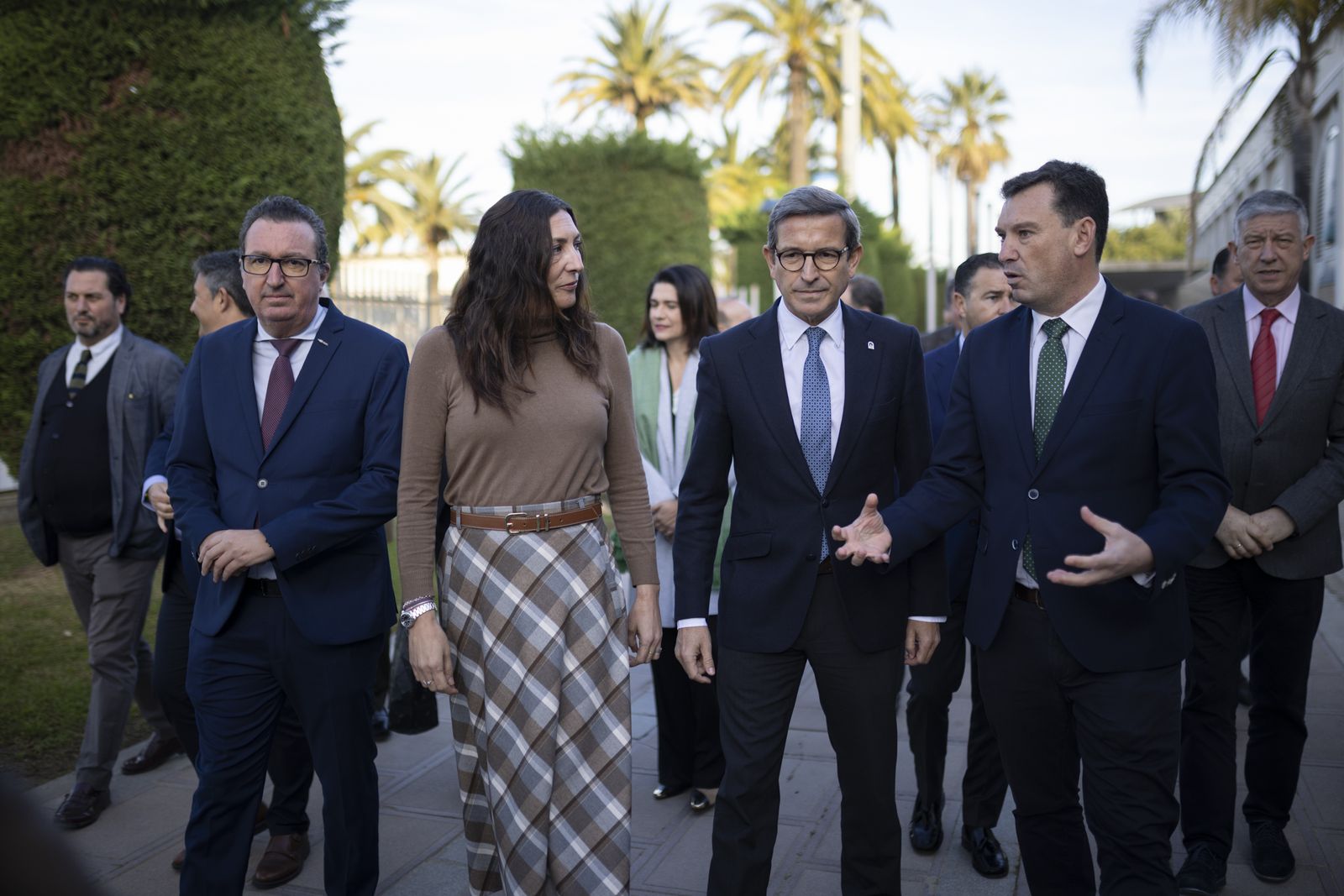 Imágenes de la recepción de los invitados al desayuno-coloquio con Jorge Paradela en el Foro Joly Andalucía