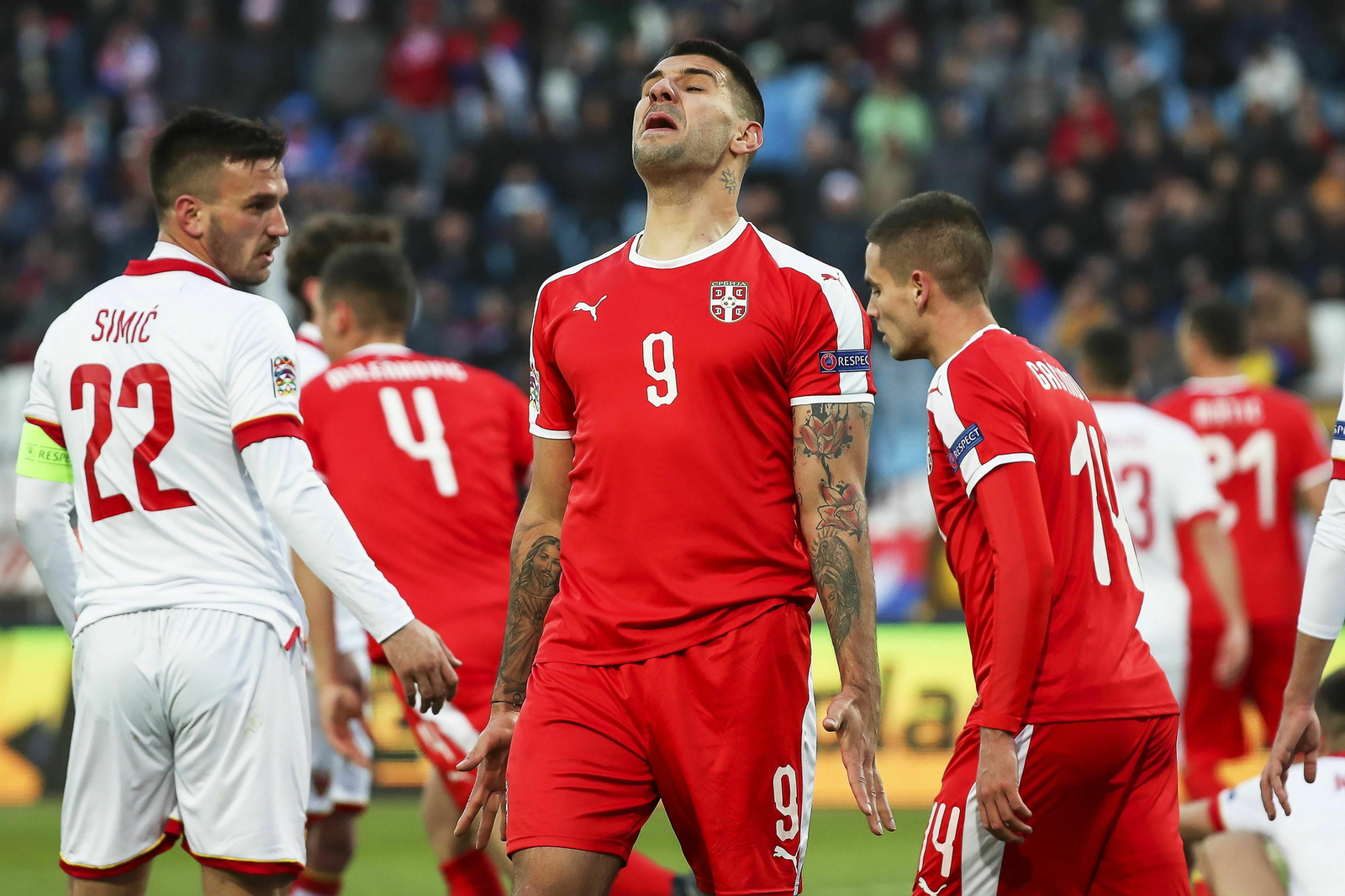 Mitrovic, en un partido con Serbia.