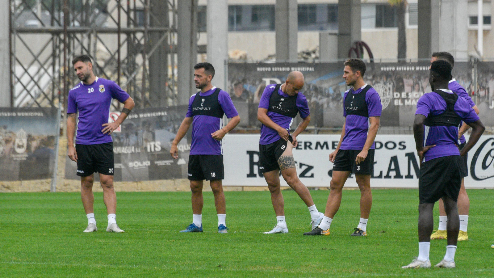 Fotos del primer entrenamiento de Rafa Escobar como entrenador de la Balona
