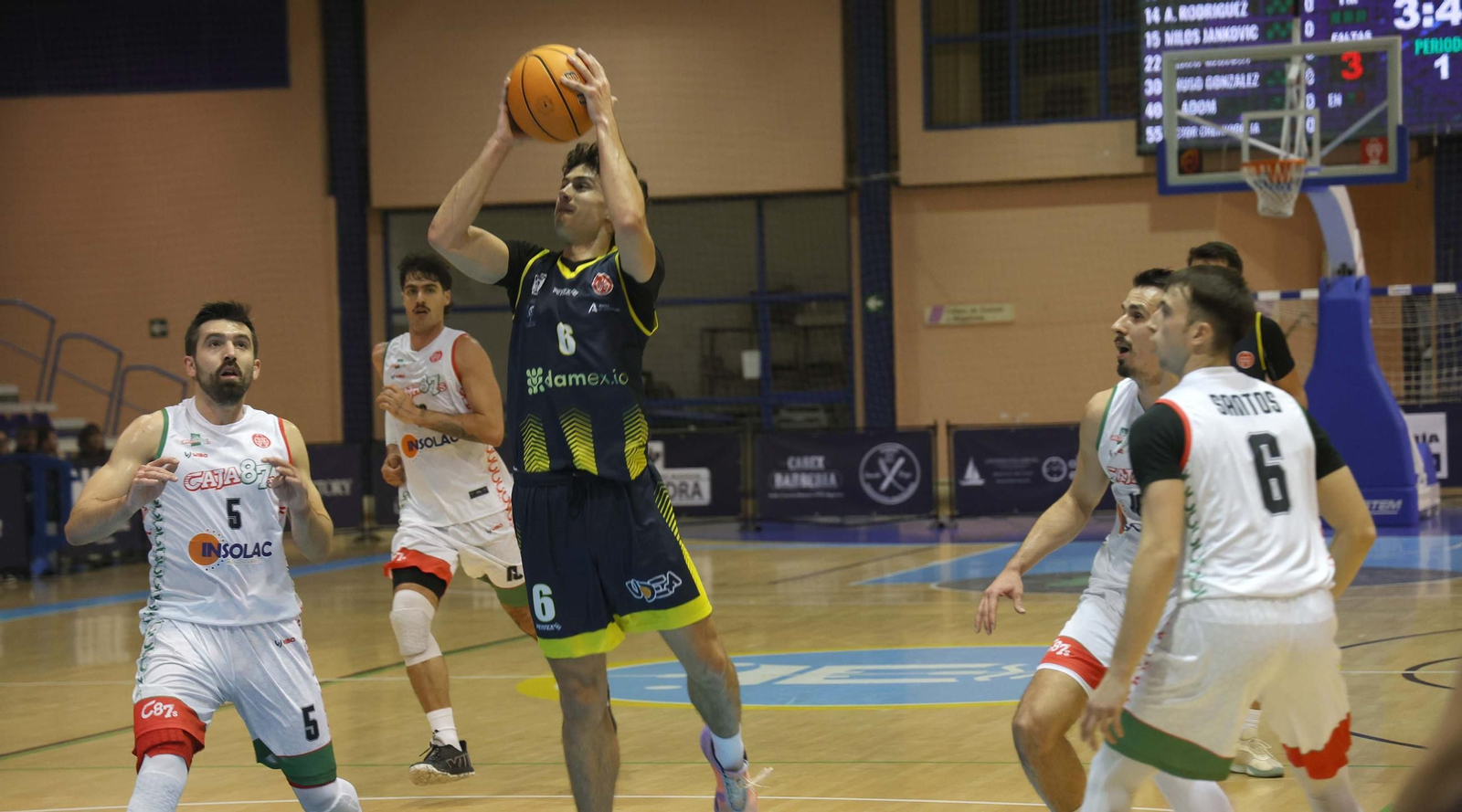 Las fotos del Udea Algeciras - Caja 87 de la Segunda FEB de baloncesto