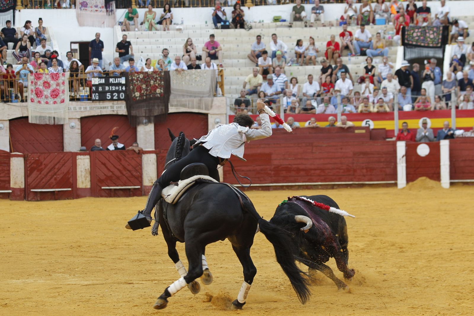Fotogalería corrida de rejones. Feria de Almería 2019