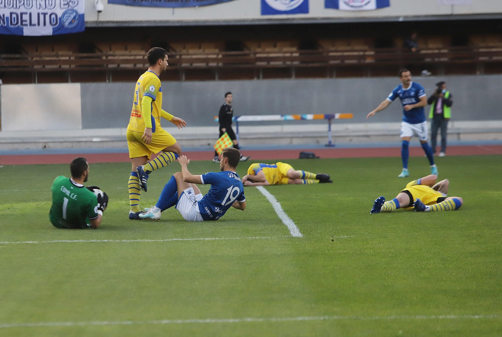 Imágenes del partido entre el Xerez DFC-Conil