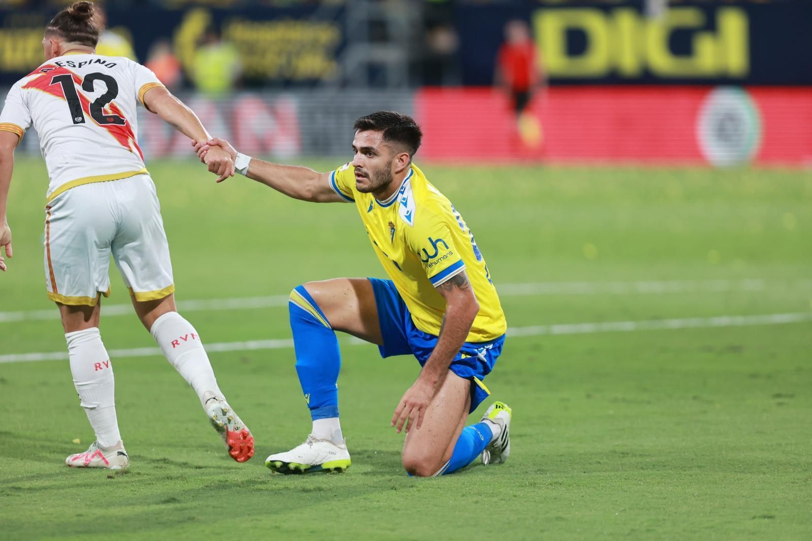 Las imágenes del Cádiz CF-Rayo Vallecano