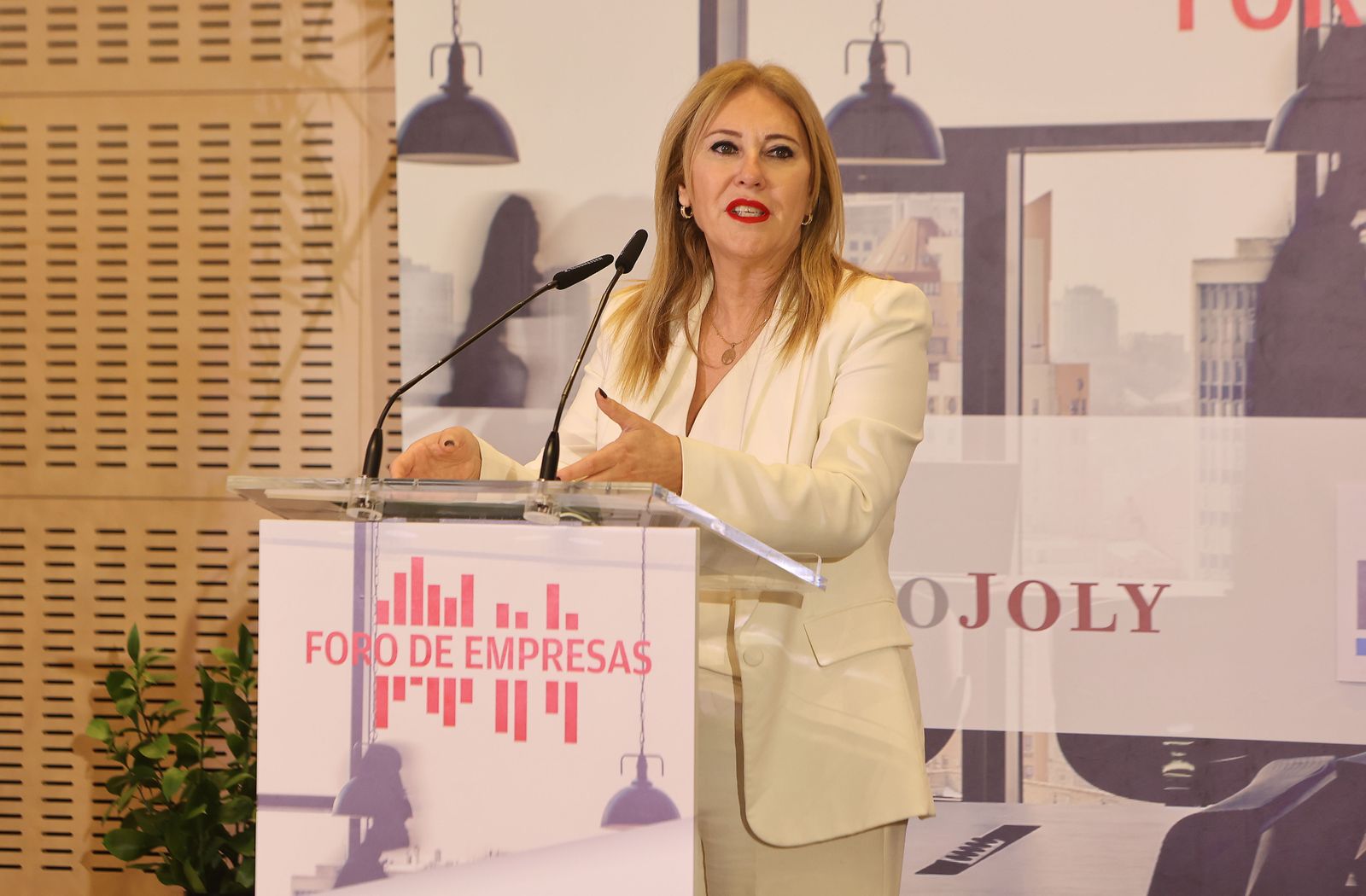 FORO EMPRESAS BANCO SANTANDER.Carolina España, consejera economía