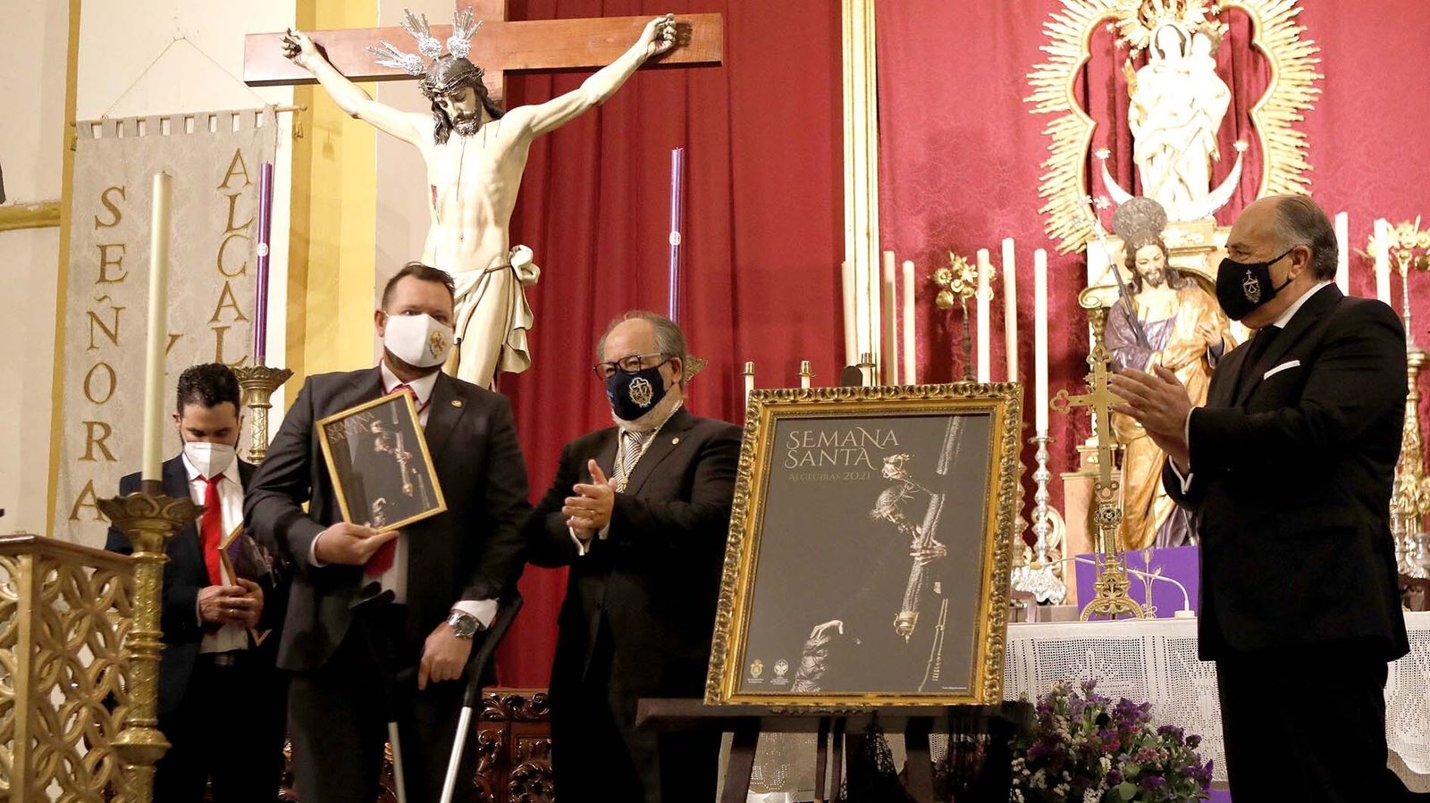 Las fotos de la presentación  del cartel oficial de la Semana Santa de Algeciras y la entrega de la Palma Cofrade