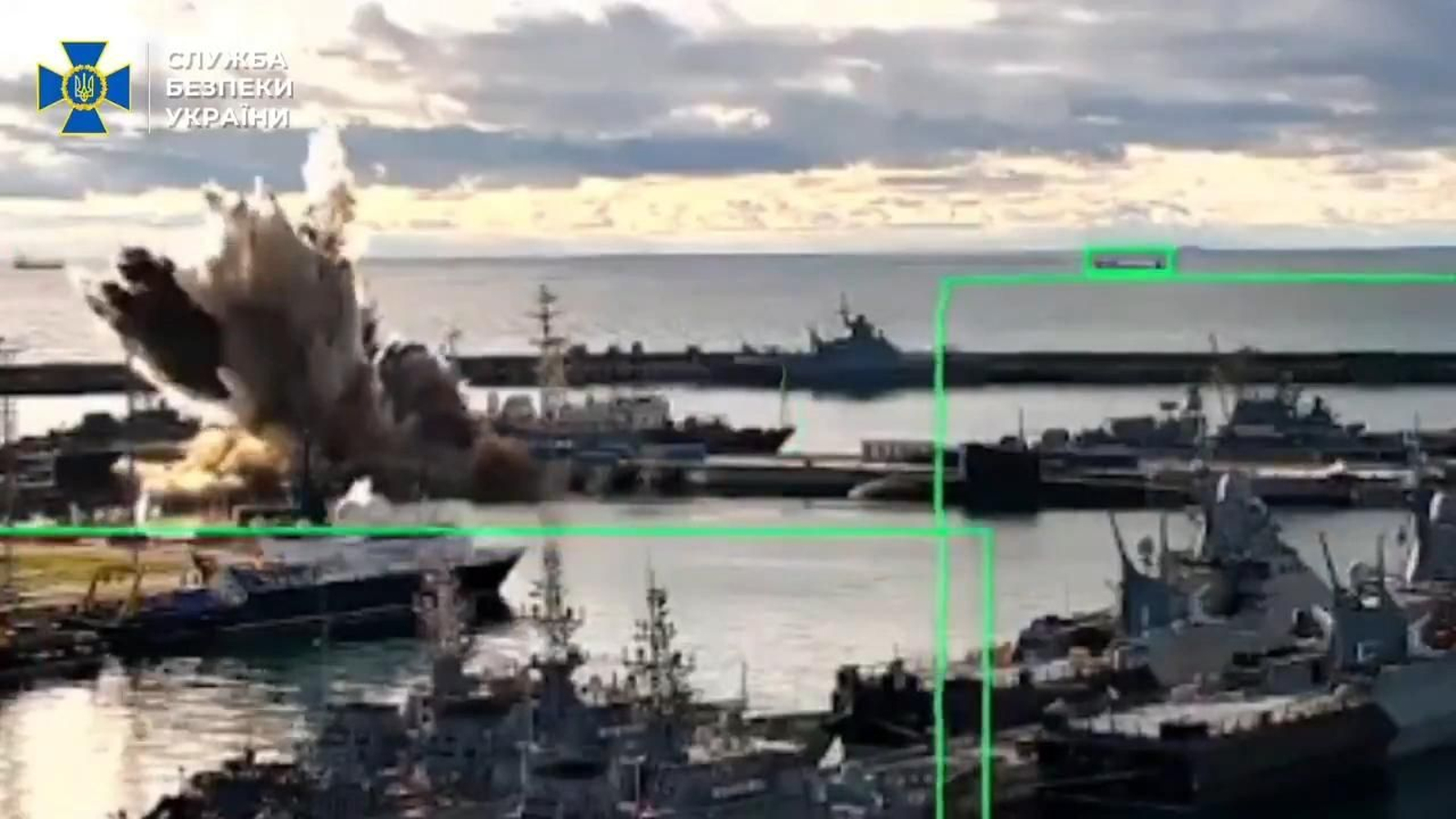 Impactantes imágenes de Drones navales ucranianos alcanzan un submarino ruso en el mar Negro