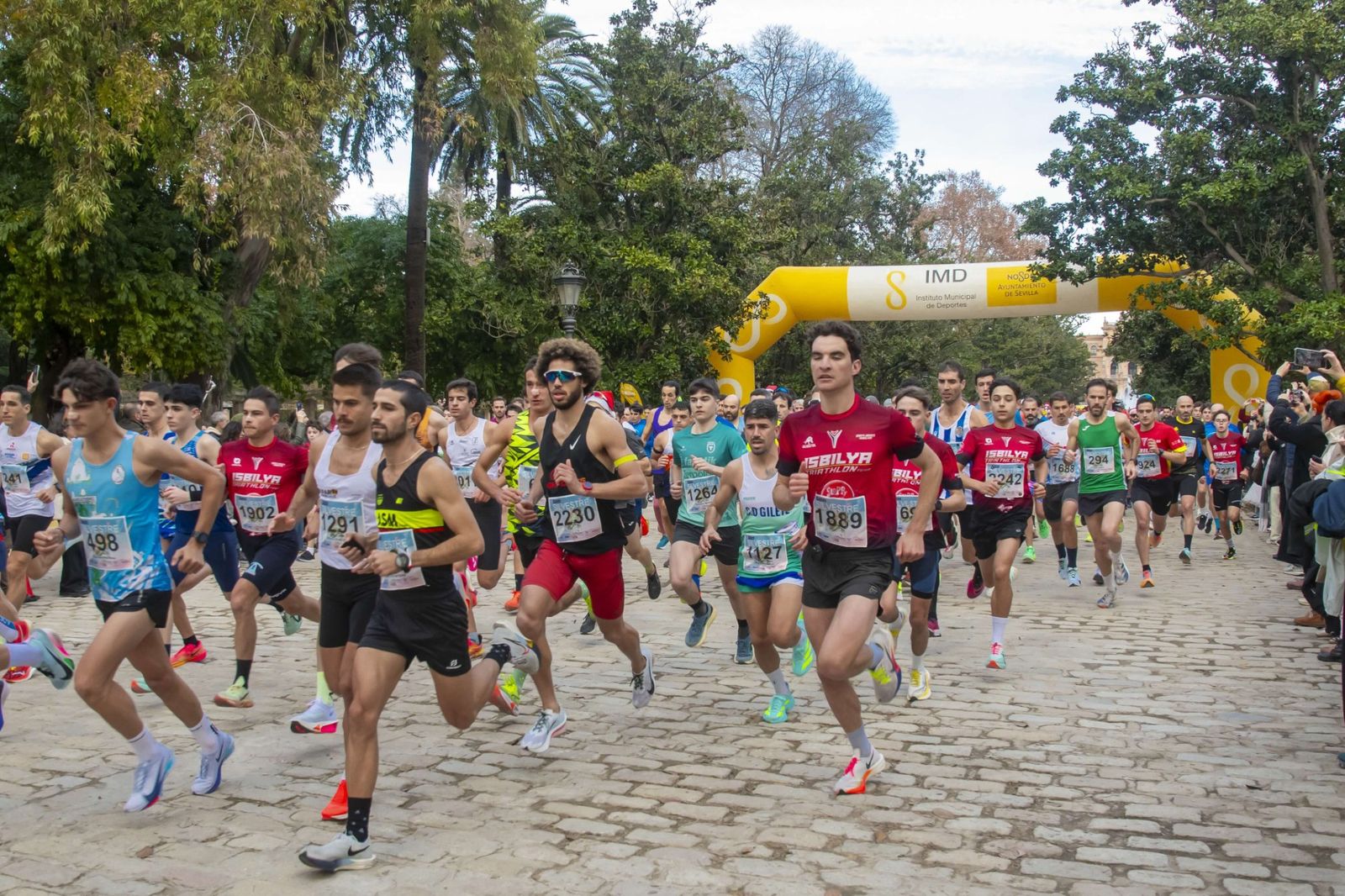 Una imagen de la salida de la SAN Silvestre sevillana 2025.