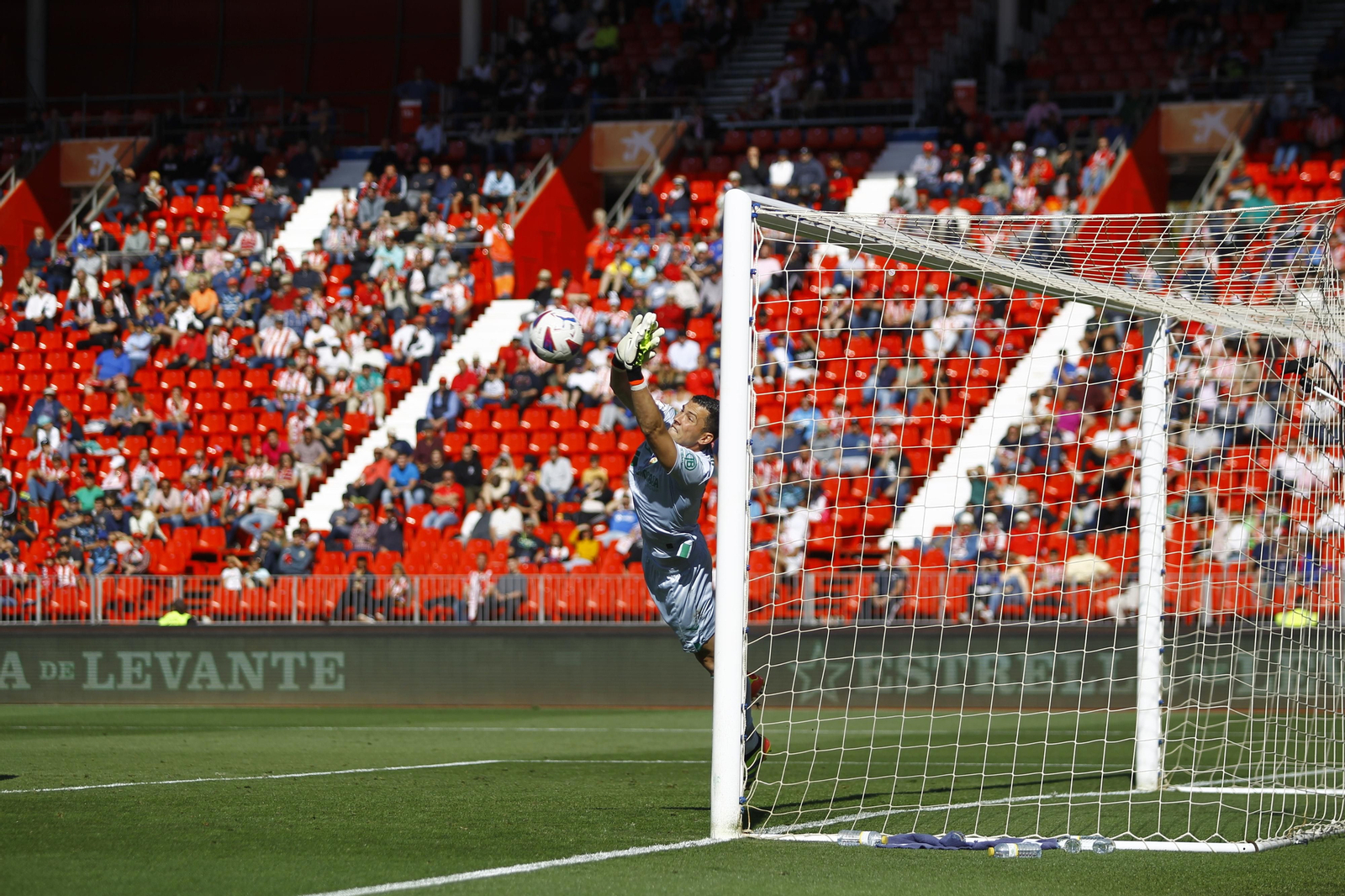 Las imágenes del triste descenso de la UDA ante el Getafe