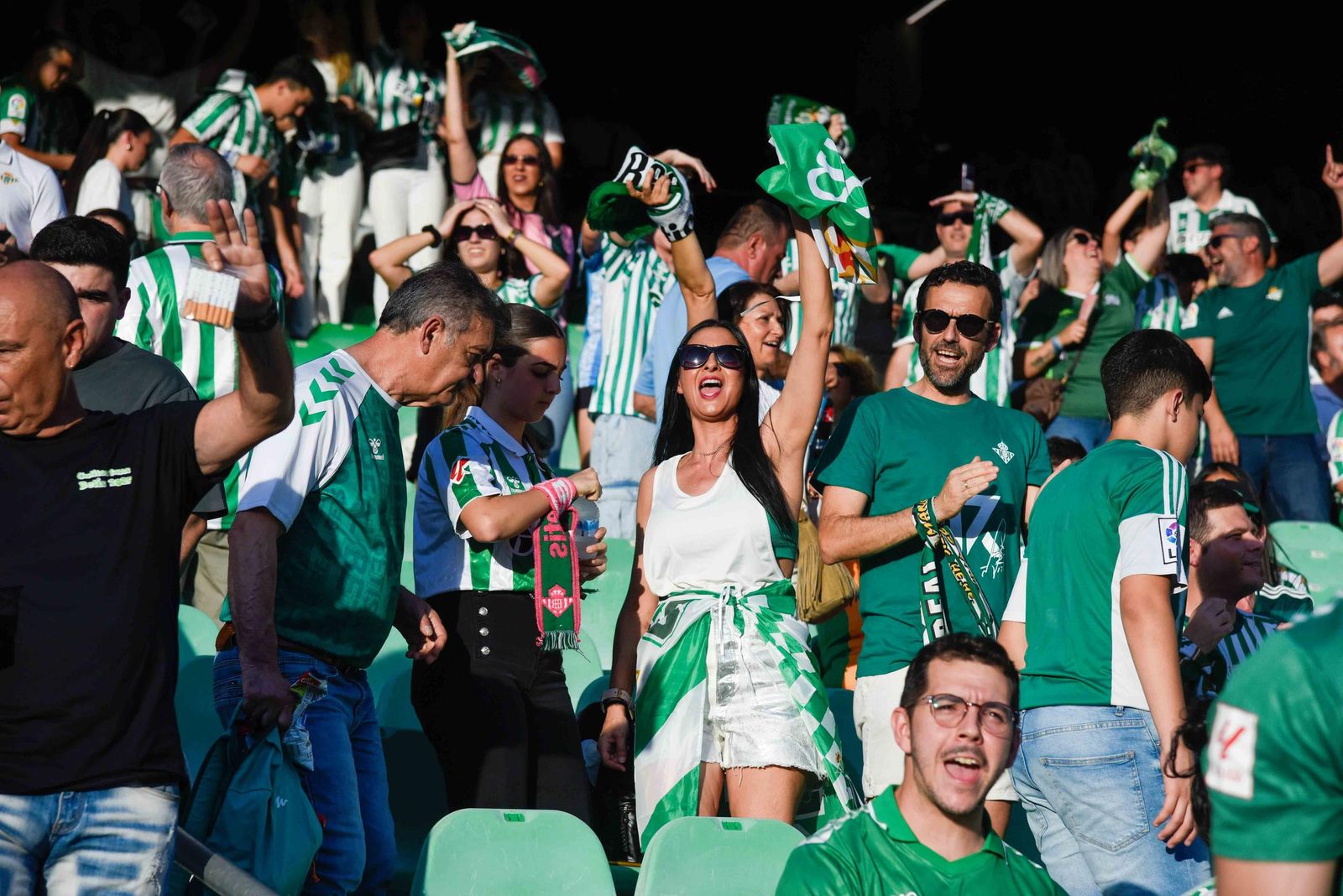 Las fotos de la afición del Betis en el Villamarín