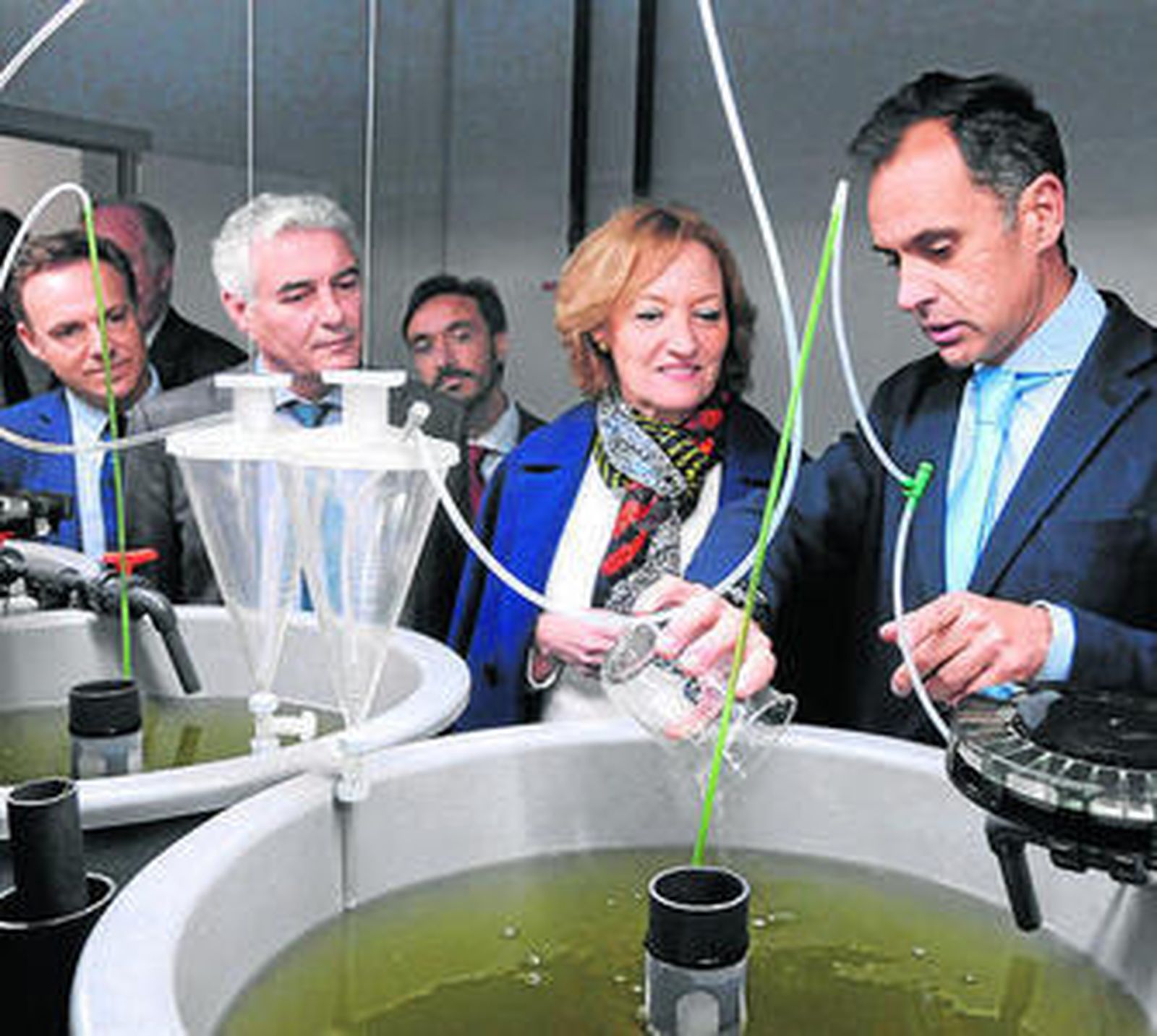 La consejera, durante su visita ayer al Ifapa 'El Toruño', en El Puerto.