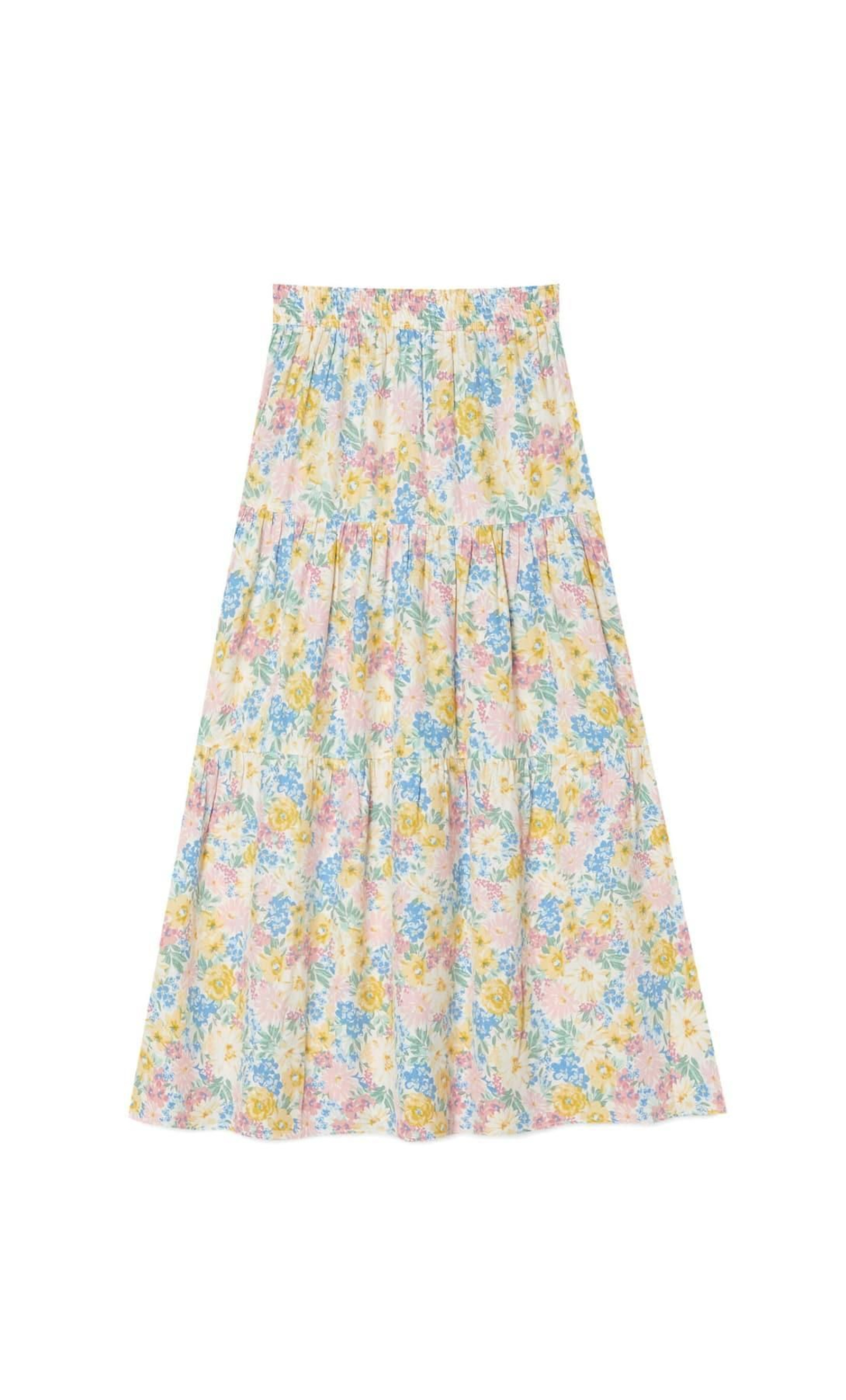 La falda larga de flores de Stradivarius.