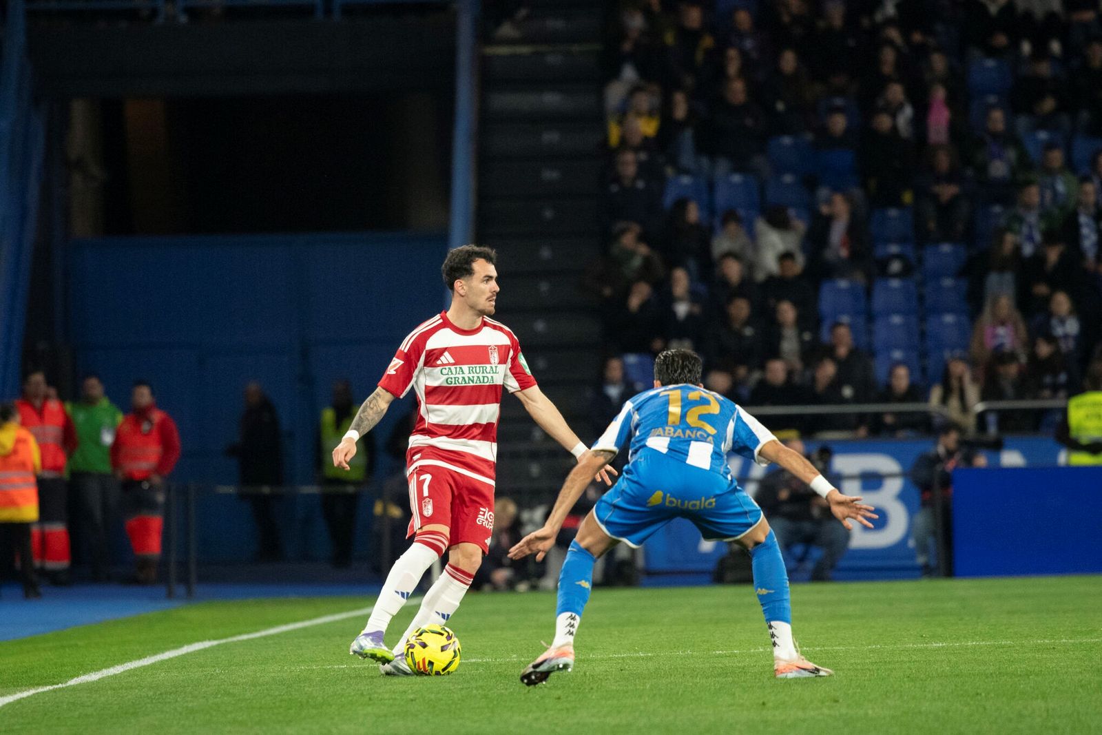 Ataque del Granada en el partido de este domingo ante el Deportivo