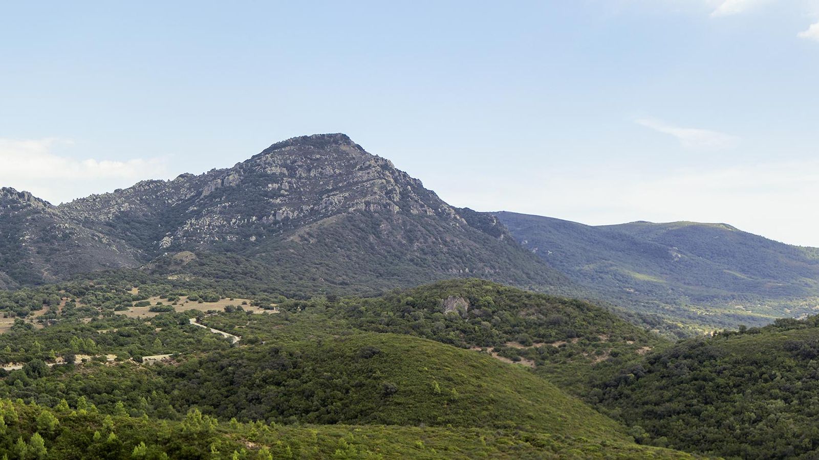 El Picacho y la Sierra del Aljibe.