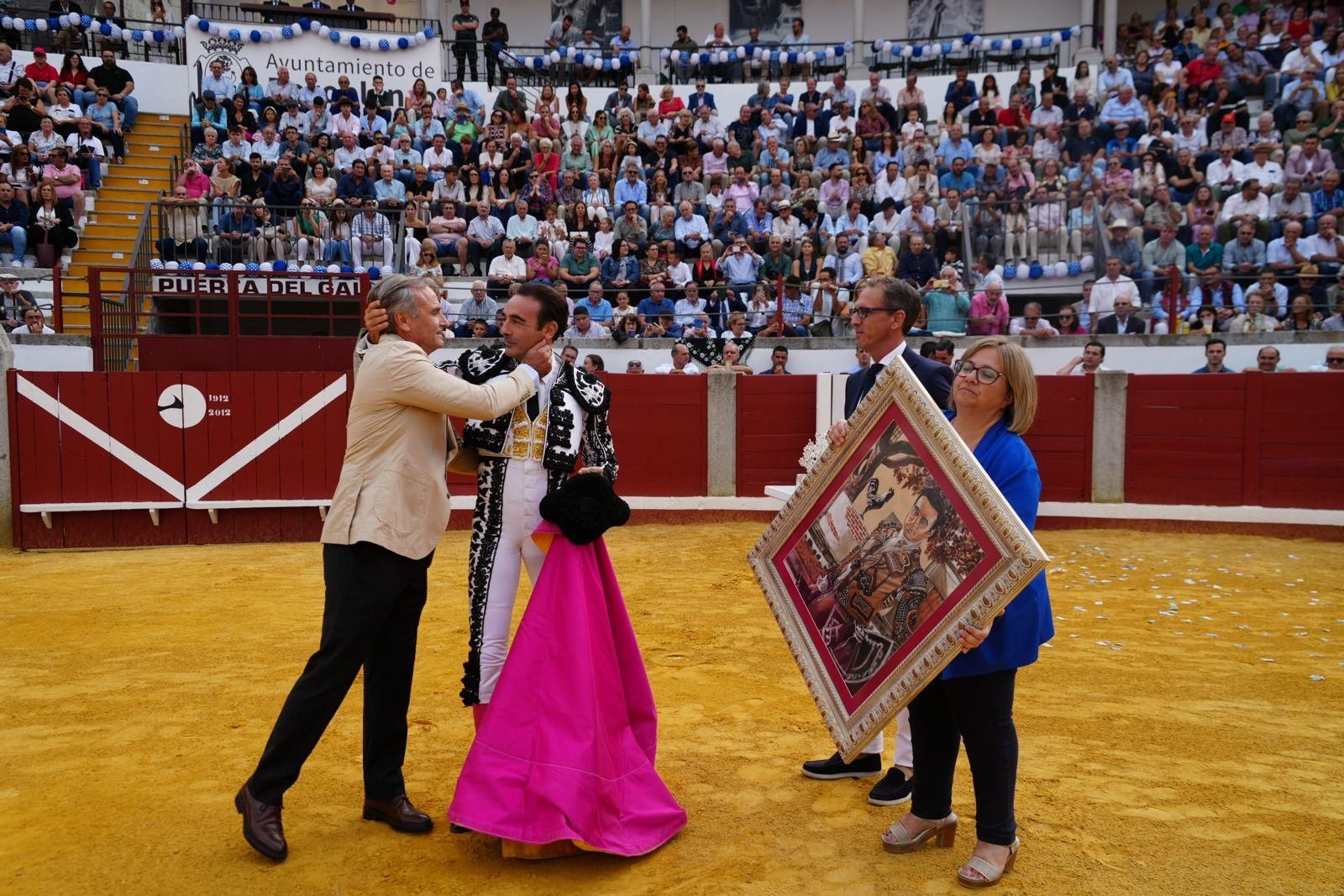 La despedida de Enrique Ponce de los ruedos en Pozoblanco, en imágenes