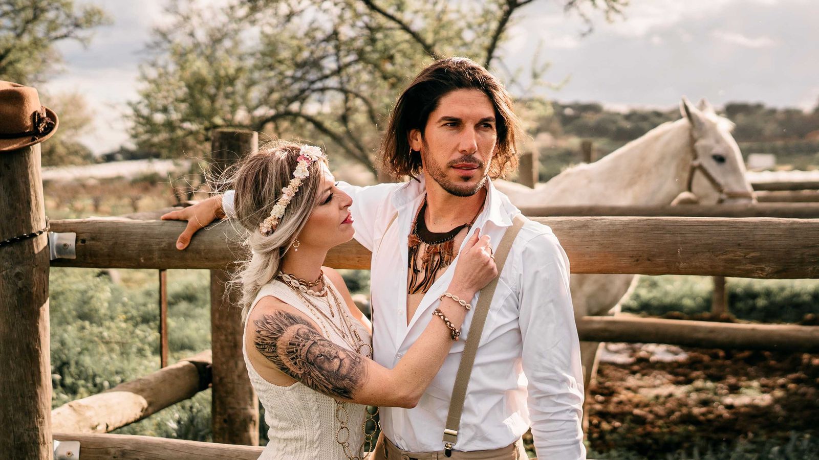 Los jóvenes contrayentes leperos una vez concluida la ceremonia