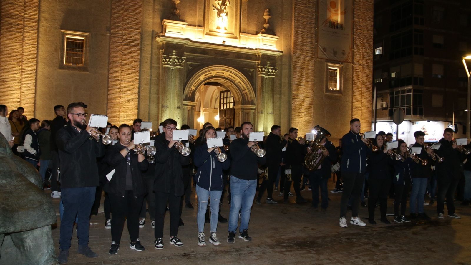 La Banda de Música interpreta unos villancicos.